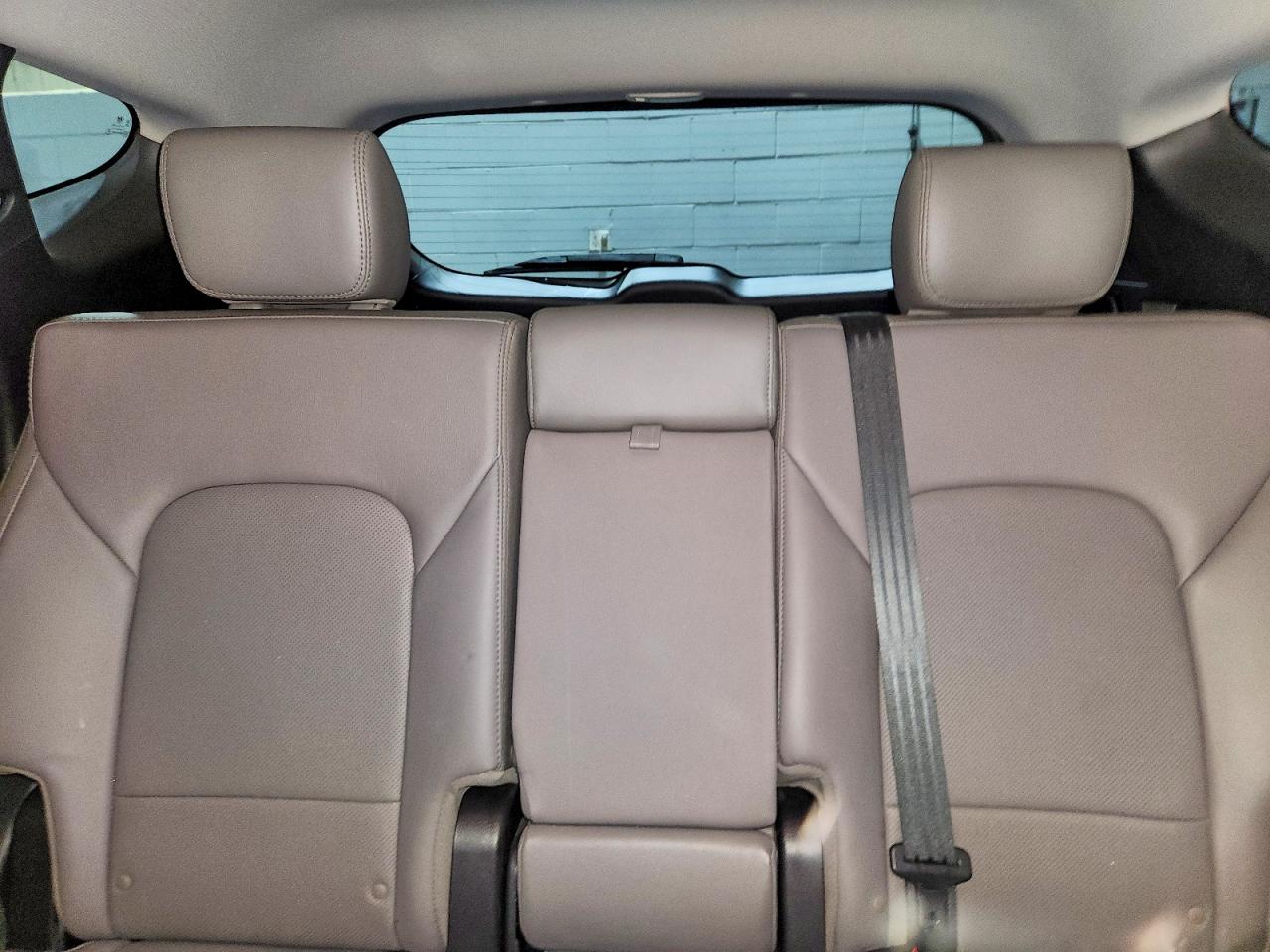 2017 Hyundai Santa Fe Sport 2.4l Серебряный vin: 5NMZUDLB6HH001679