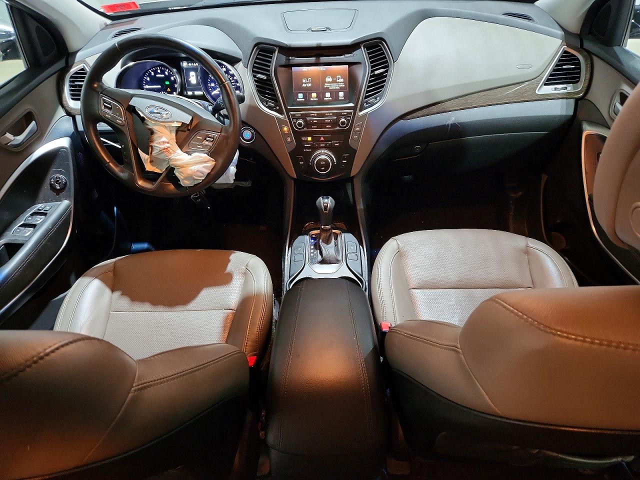 2017 Hyundai Santa Fe Sport 2.4l Серебряный vin: 5NMZUDLB6HH001679
