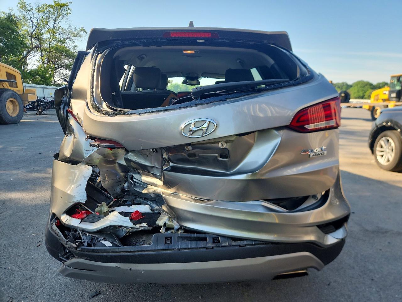 2018 Hyundai Santa Fe Sport 2.4l Серебряный vin: 5NMZUDLB6JH066005