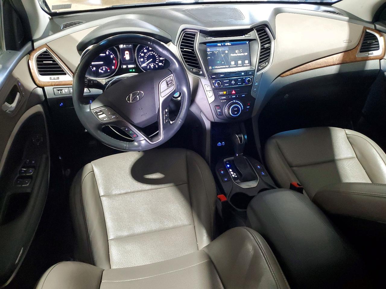 2018 Hyundai Santa Fe Sport 2.4l Черный vin: 5NMZUDLB7JH079121