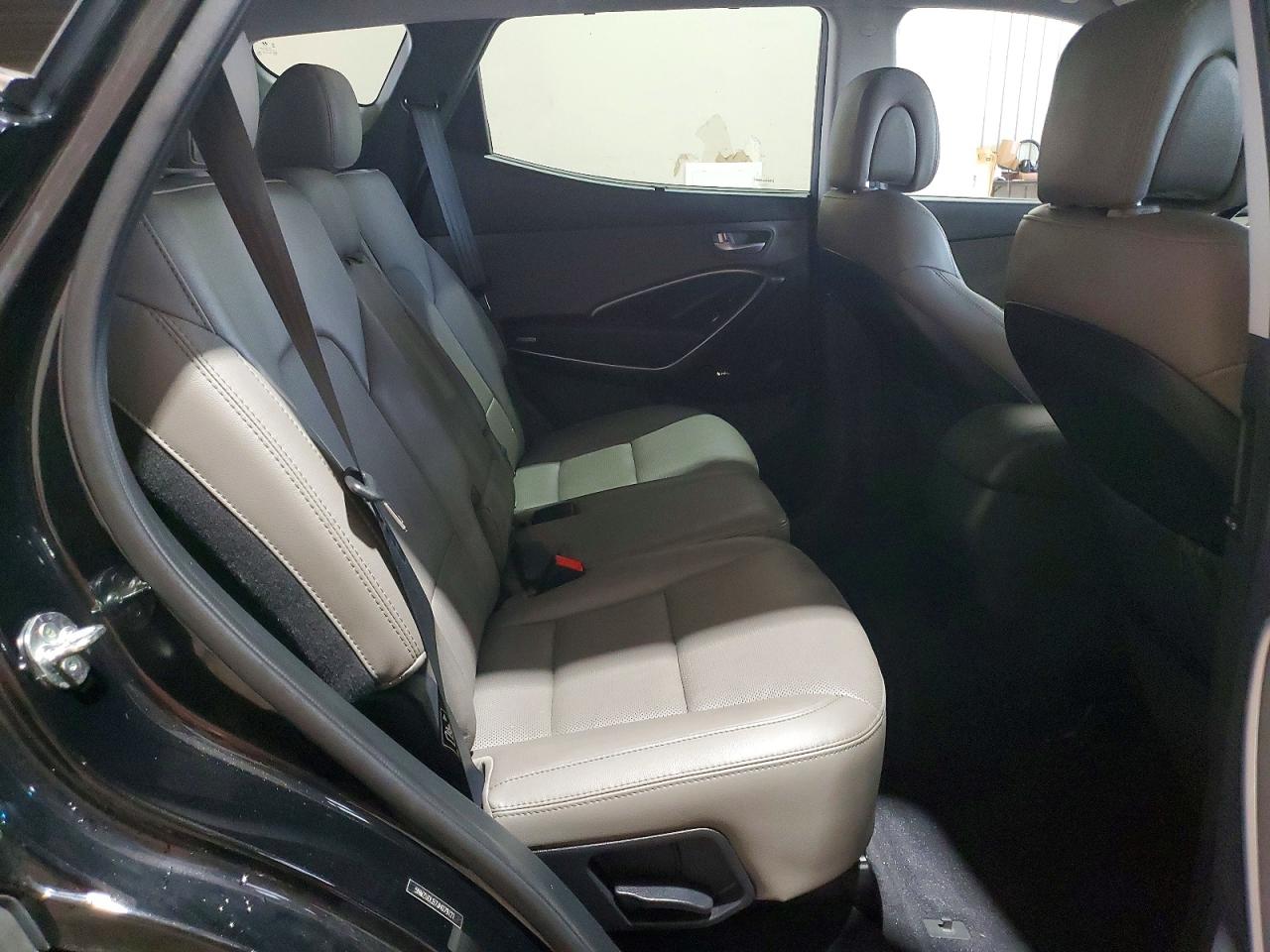 2018 Hyundai Santa Fe Sport 2.4l Черный vin: 5NMZUDLB7JH079121