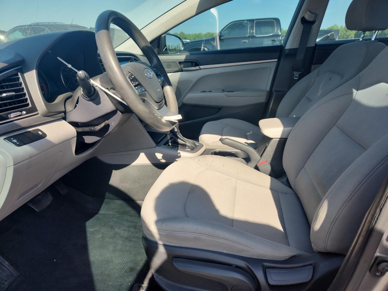2018 Hyundai Elantra Se Серый vin: 5NPD74LF0JH369112