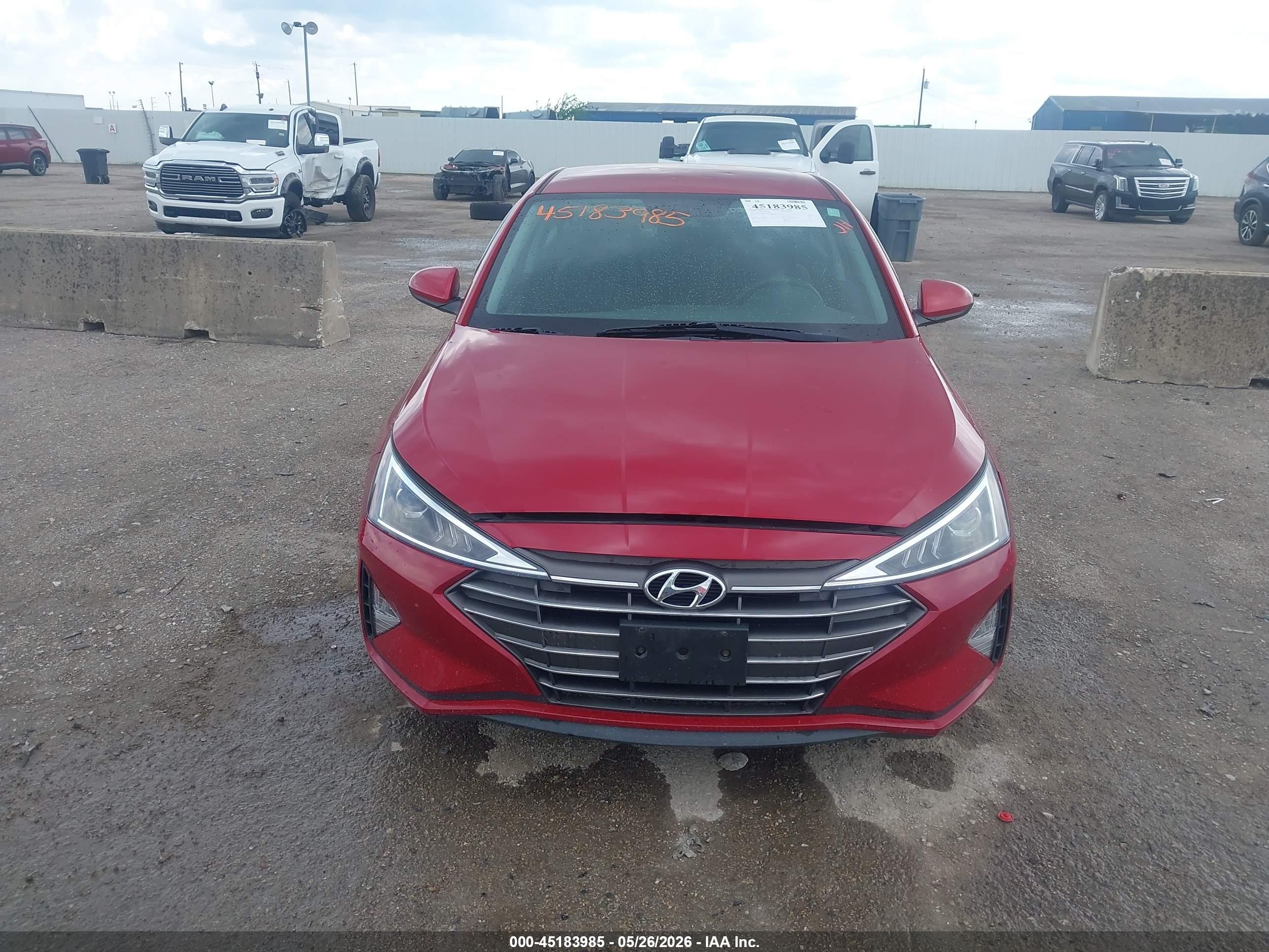 2019 Hyundai Elantra Se Red vin: 5NPD74LF0KH473469
