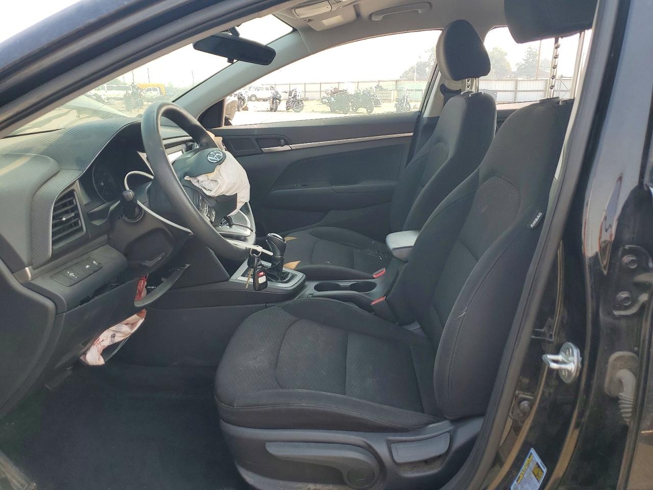 2020 Hyundai Elantra Se Black vin: 5NPD74LF0LH610962