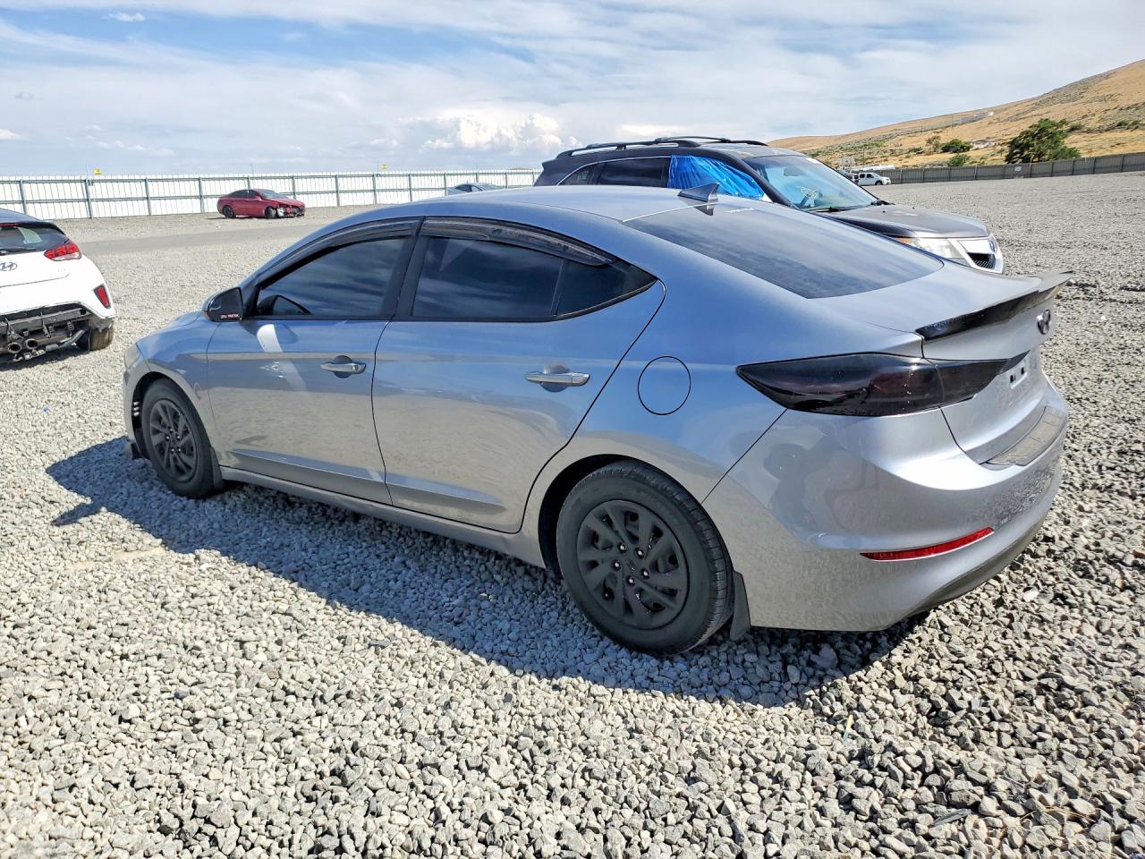 2017 Hyundai Elantra Se Silver vin: 5NPD74LF1HH138567
