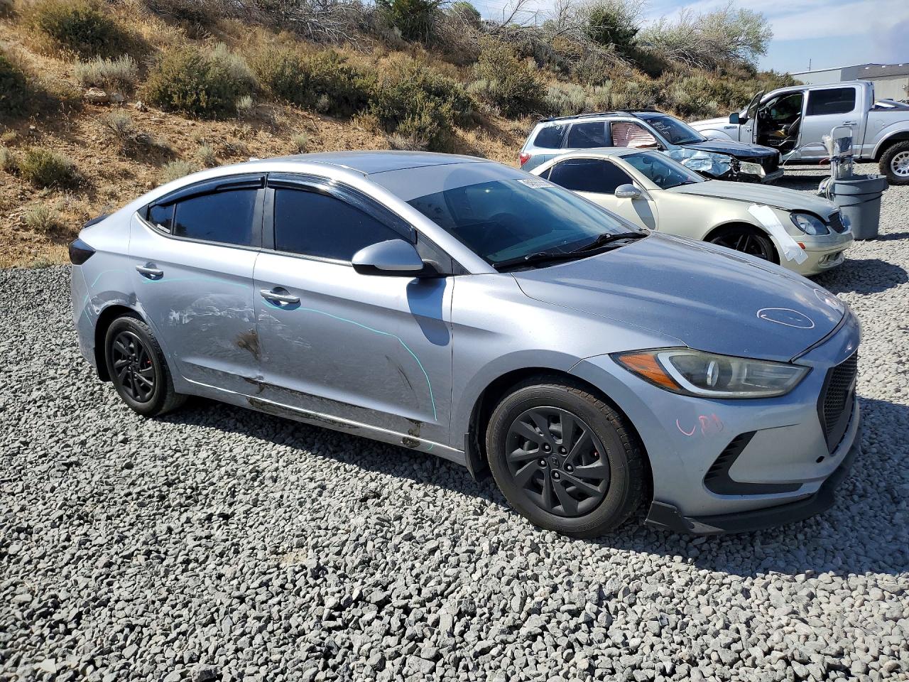 2017 Hyundai Elantra Se Silver vin: 5NPD74LF1HH138567