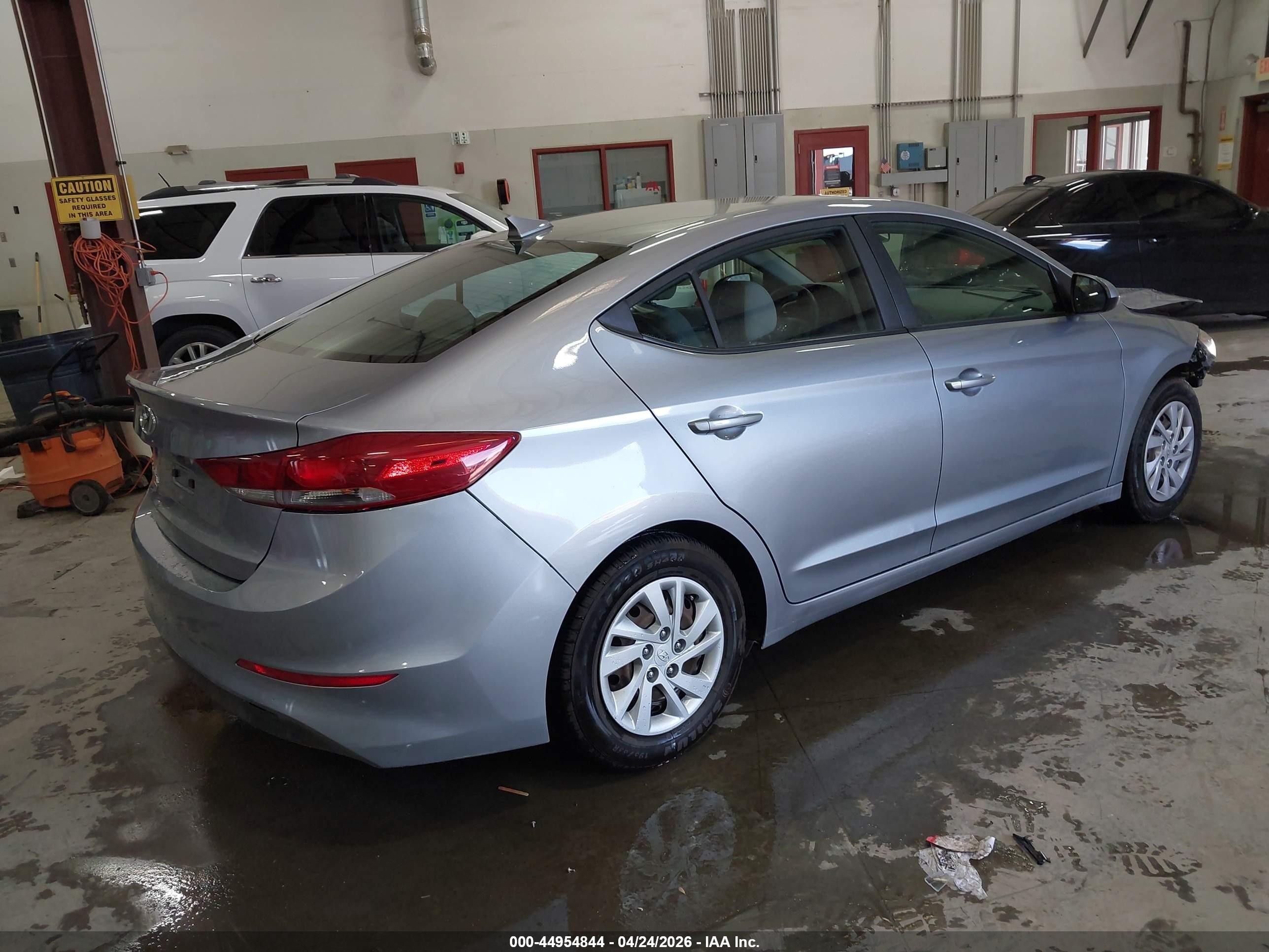 2017 Hyundai Elantra Se Silver vin: 5NPD74LF1HH148757