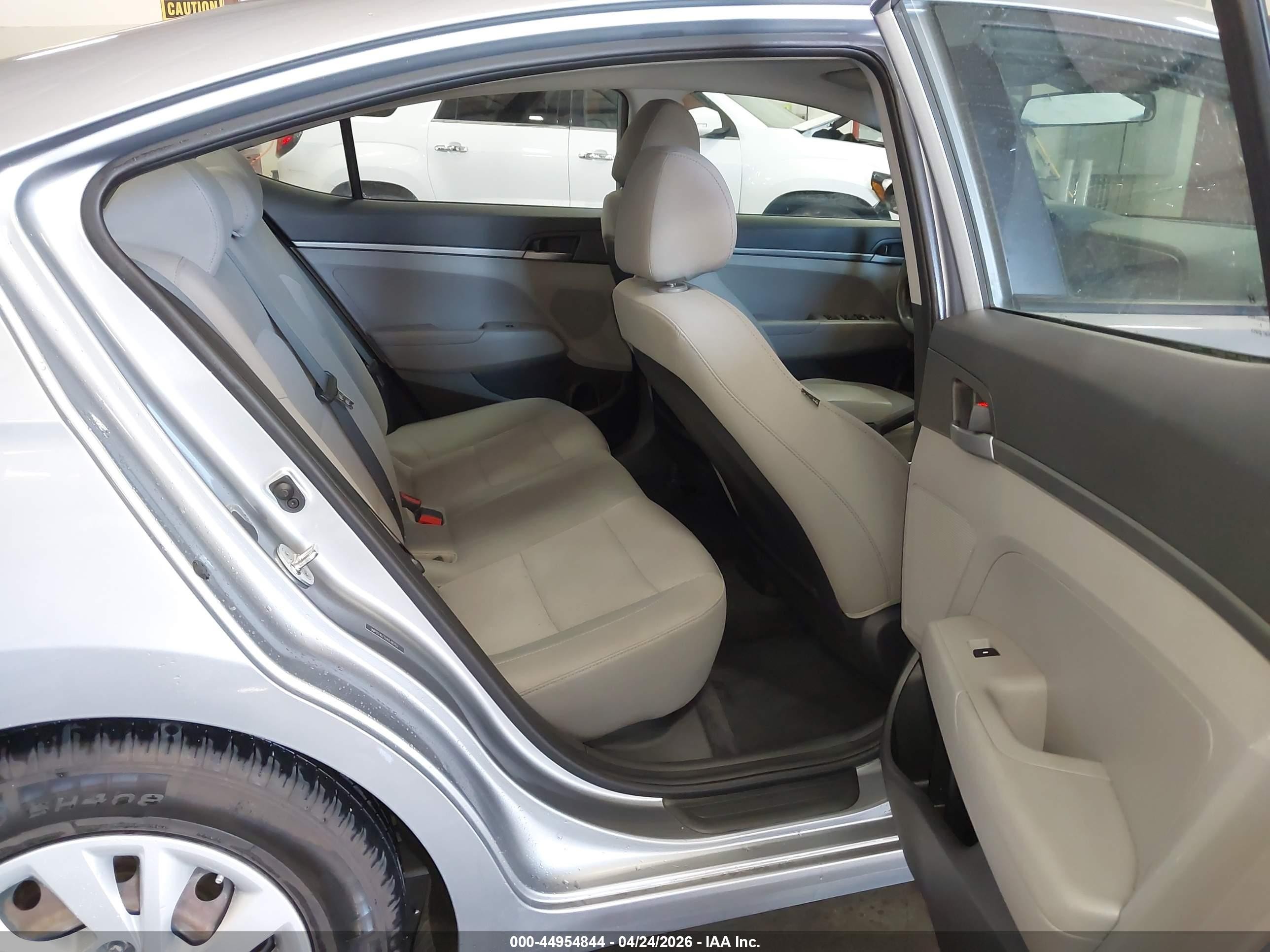 2017 Hyundai Elantra Se Silver vin: 5NPD74LF1HH148757