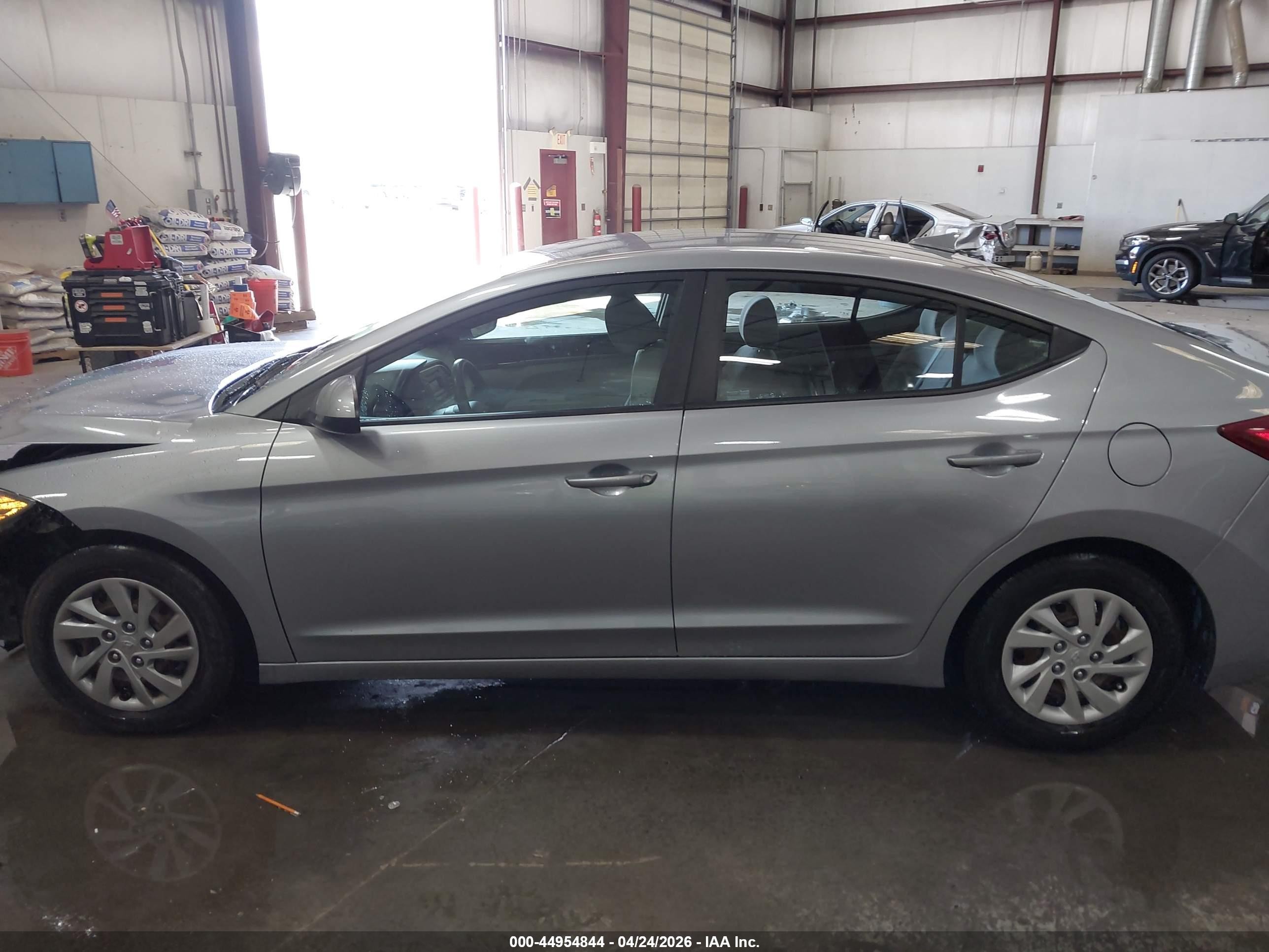 2017 Hyundai Elantra Se Silver vin: 5NPD74LF1HH148757