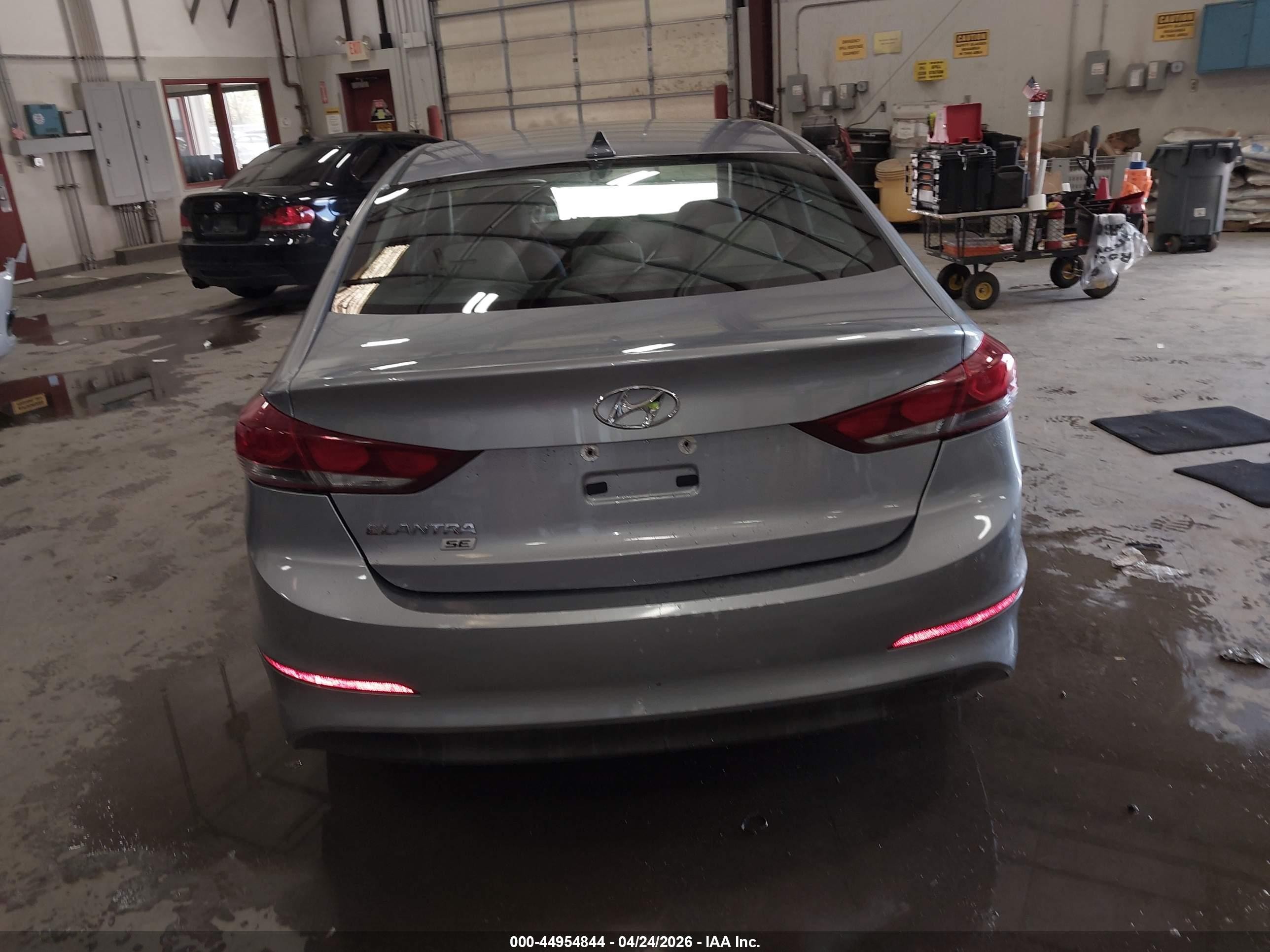 2017 Hyundai Elantra Se Silver vin: 5NPD74LF1HH148757