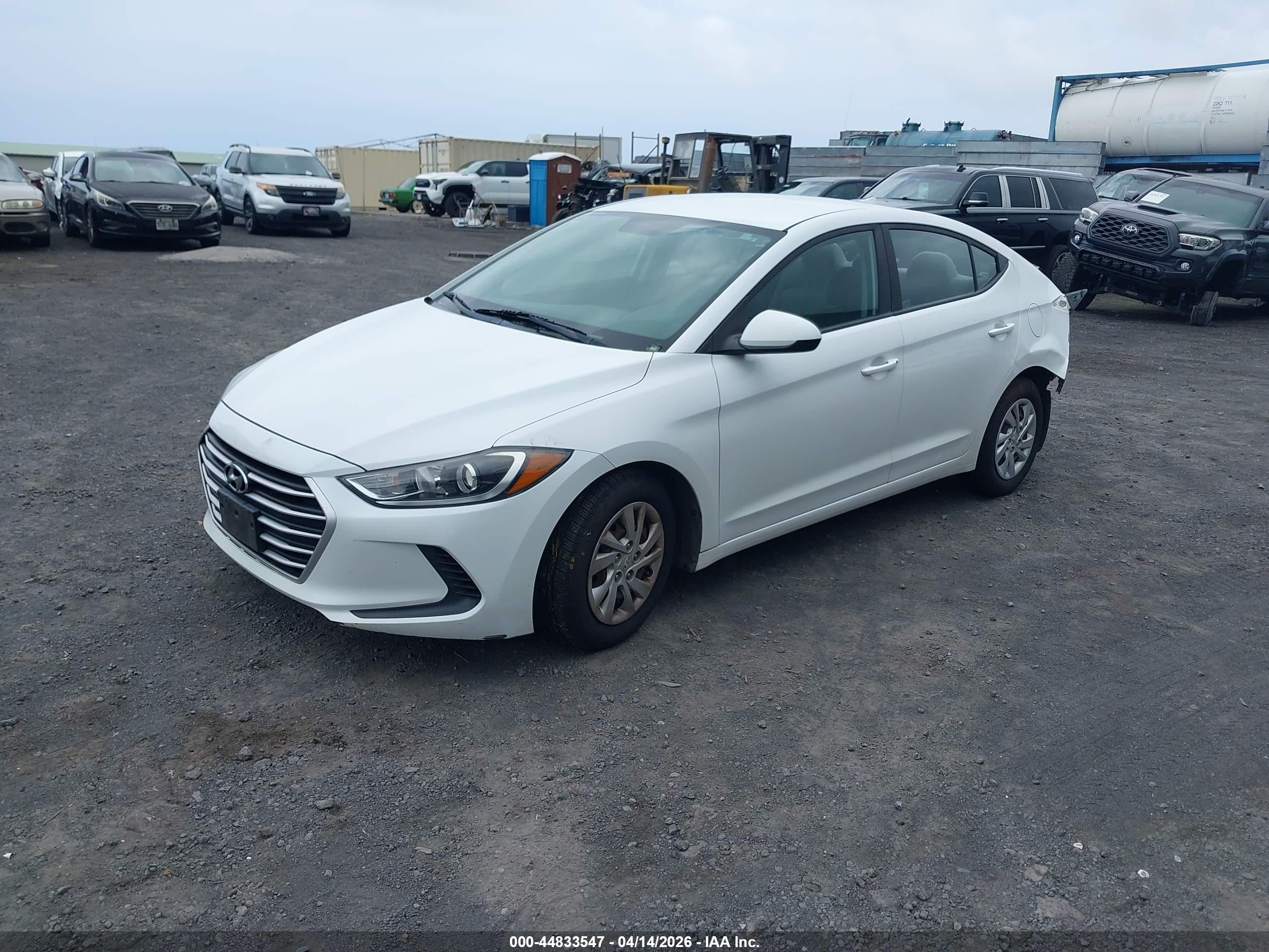 2017 Hyundai Elantra Se White vin: 5NPD74LF1HH153120