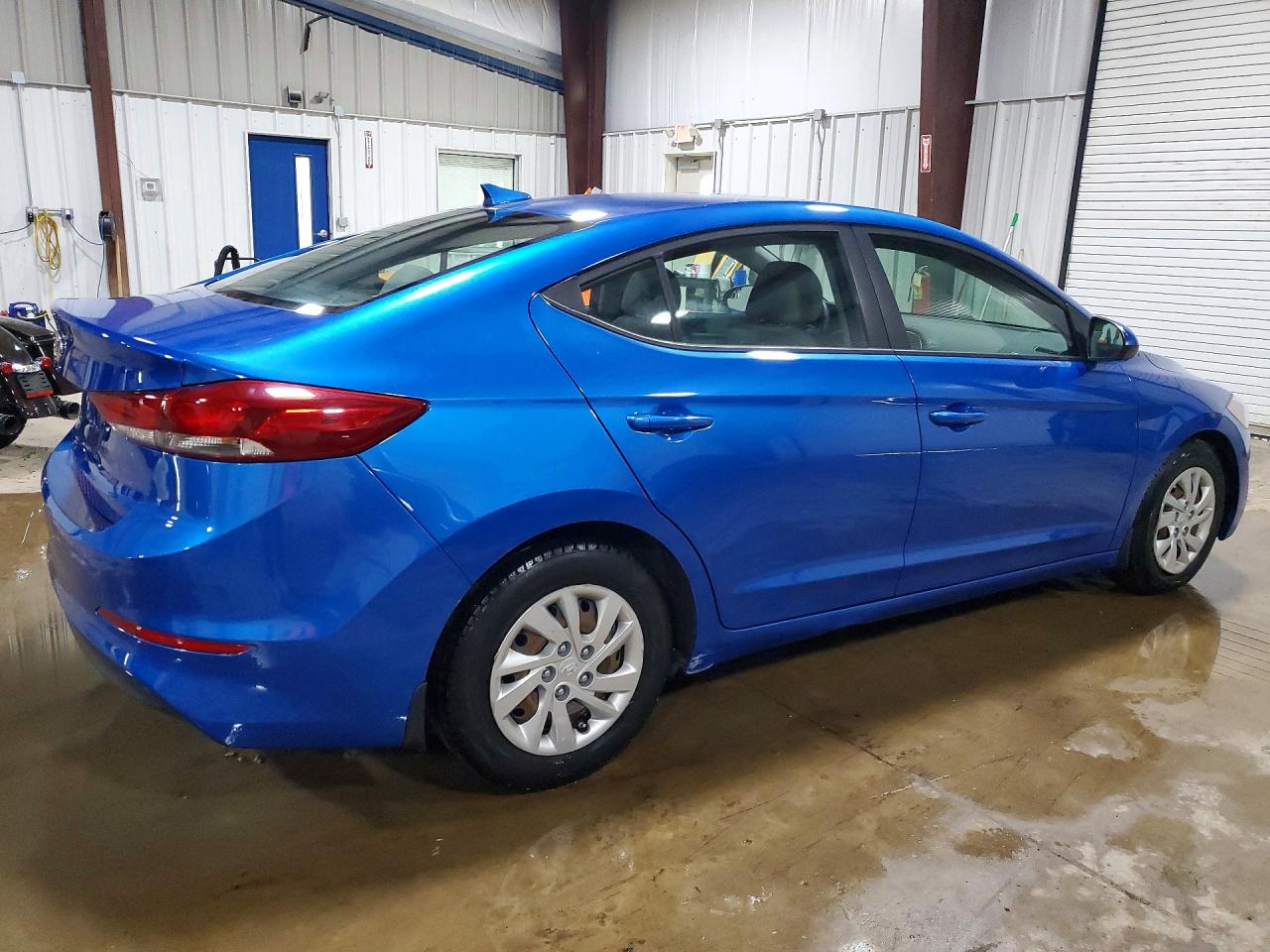 2017 Hyundai Elantra Se Blue vin: 5NPD74LF1HH174940