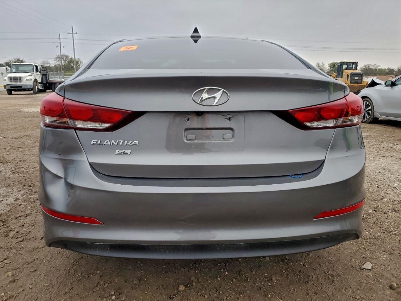 2018 Hyundai Elantra Se Gray vin: 5NPD74LF1JH383312