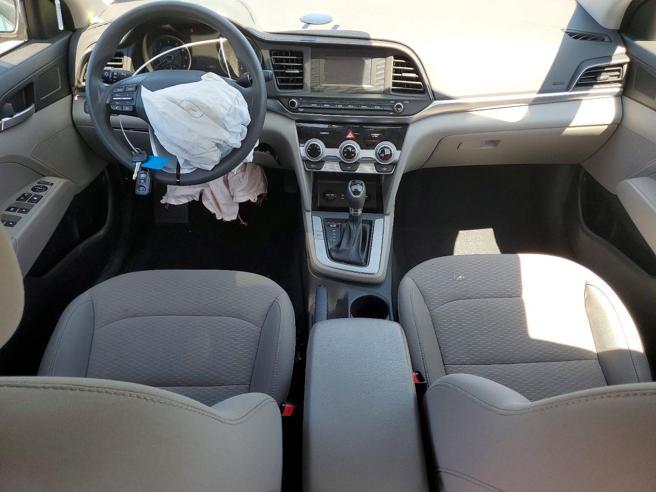 2019 Hyundai Elantra Se Maroon vin: 5NPD74LF1KH474047