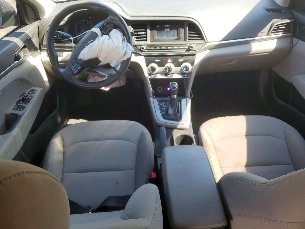 2019 Hyundai Elantra Se Gray vin: 5NPD74LF1KH497876