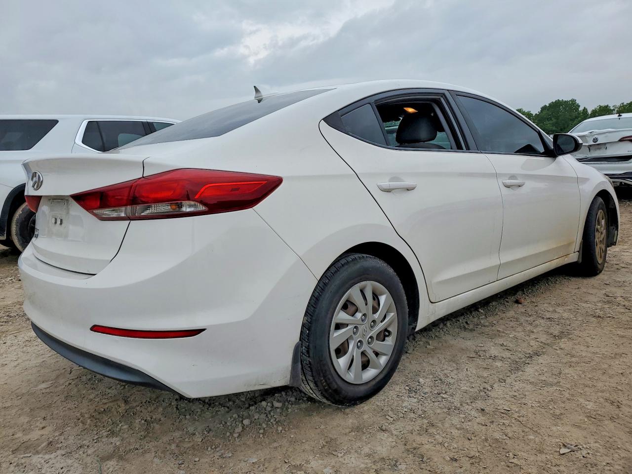 2017 Hyundai Elantra Se Белый vin: 5NPD74LF2HH109692