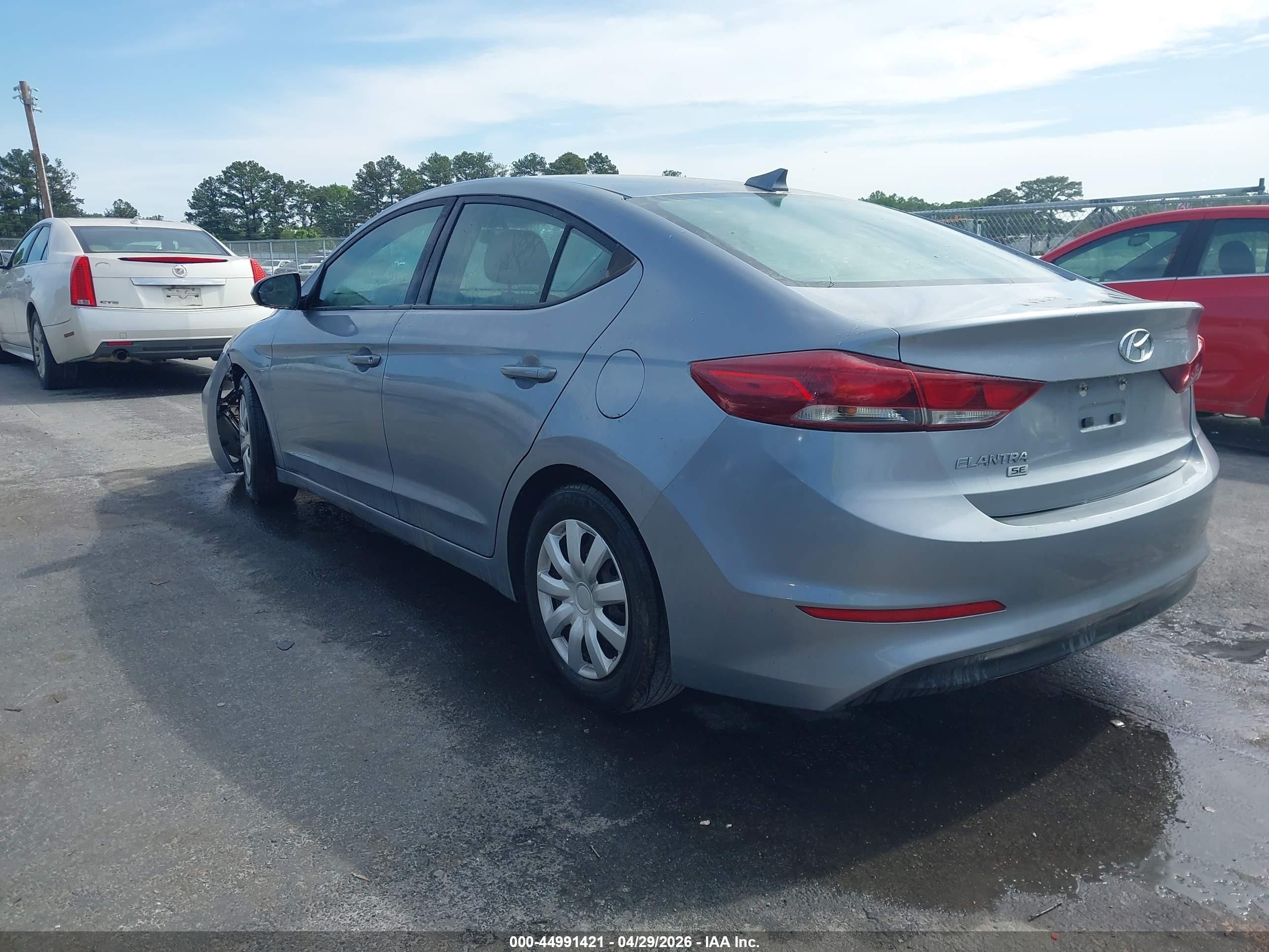 2017 Hyundai Elantra Se Silver vin: 5NPD74LF2HH113550