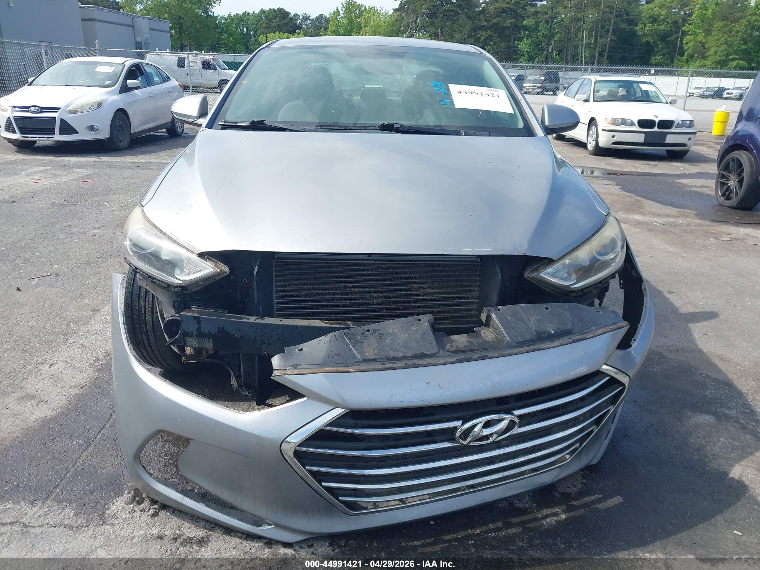 2017 Hyundai Elantra Se Silver vin: 5NPD74LF2HH113550