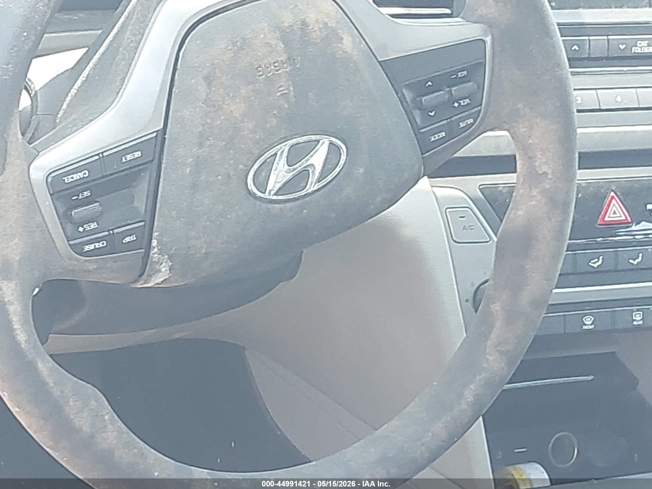 2017 Hyundai Elantra Se Silver vin: 5NPD74LF2HH113550