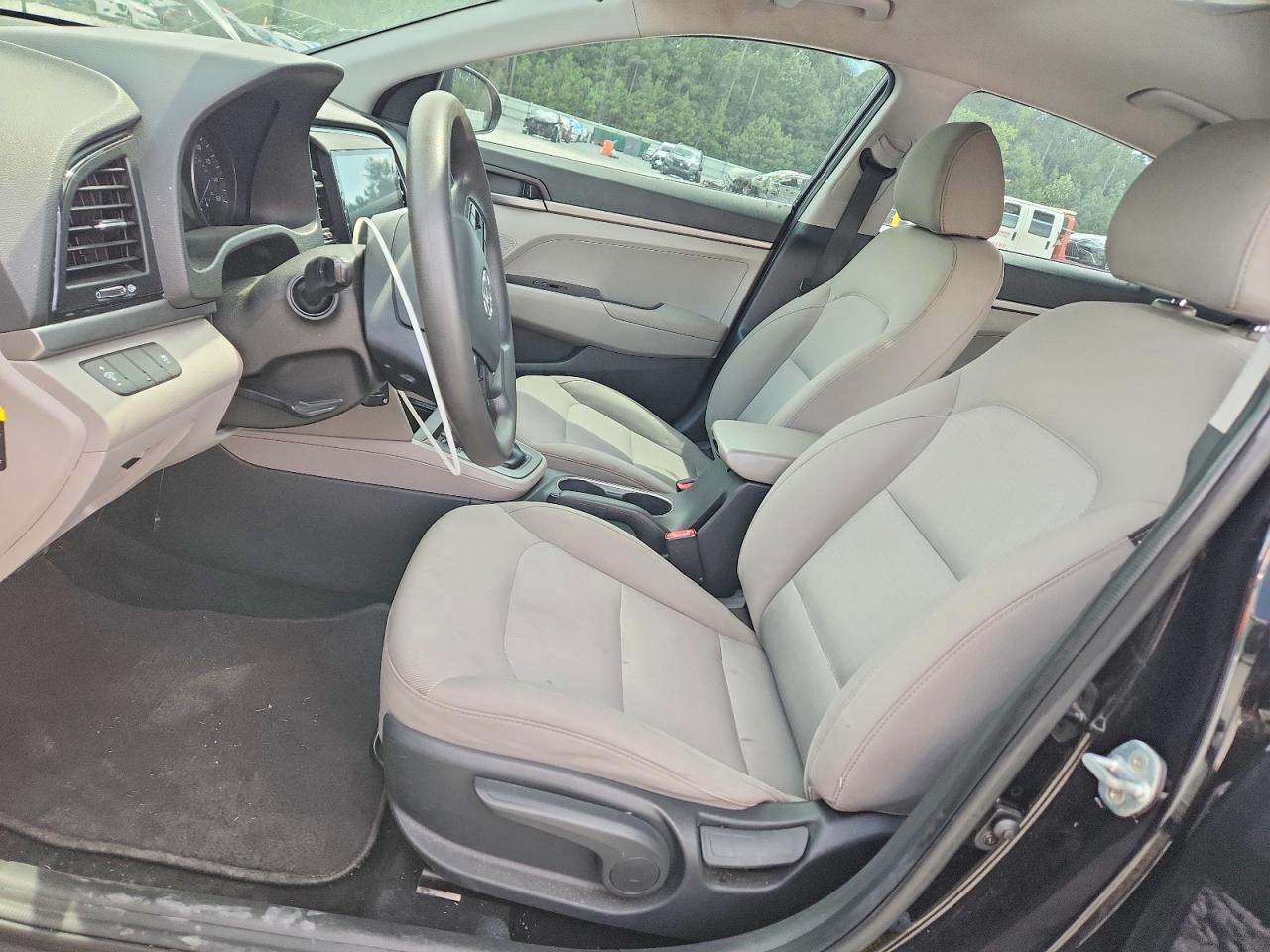 2018 Hyundai Elantra Se Черный vin: 5NPD74LF2JH303144