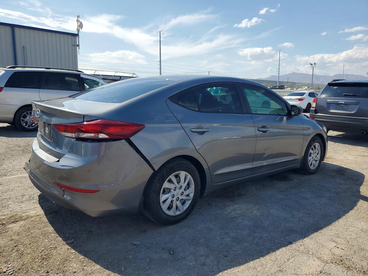 2018 Hyundai Elantra Se Gray vin: 5NPD74LF2JH317903