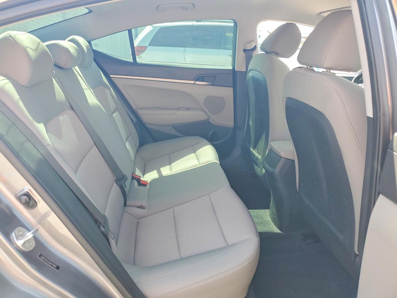 2018 Hyundai Elantra Se Gray vin: 5NPD74LF2JH317903