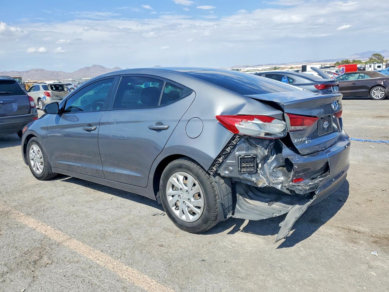 2018 Hyundai Elantra Se Gray vin: 5NPD74LF2JH317903