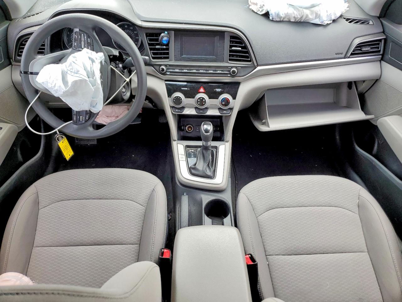 2019 Hyundai Elantra Se Silver vin: 5NPD74LF2KH402550