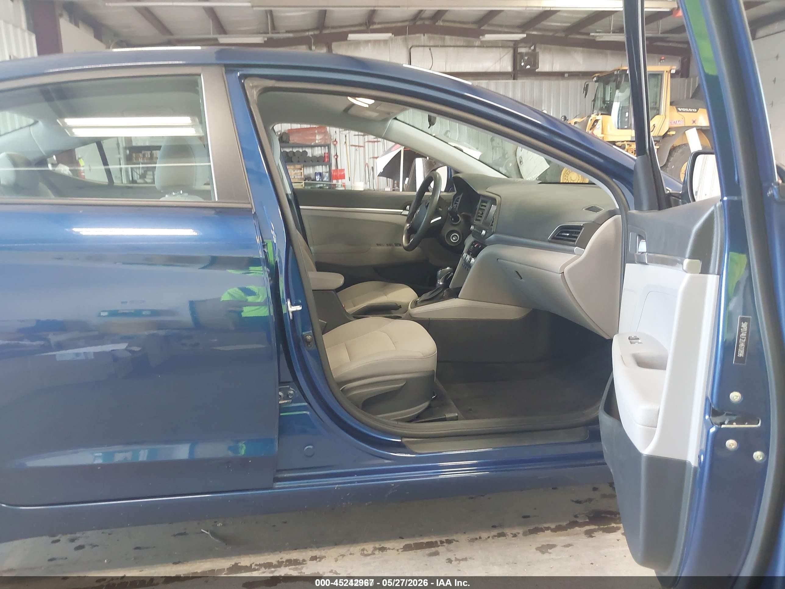 2020 Hyundai Elantra Se Blue vin: 5NPD74LF2LH610896