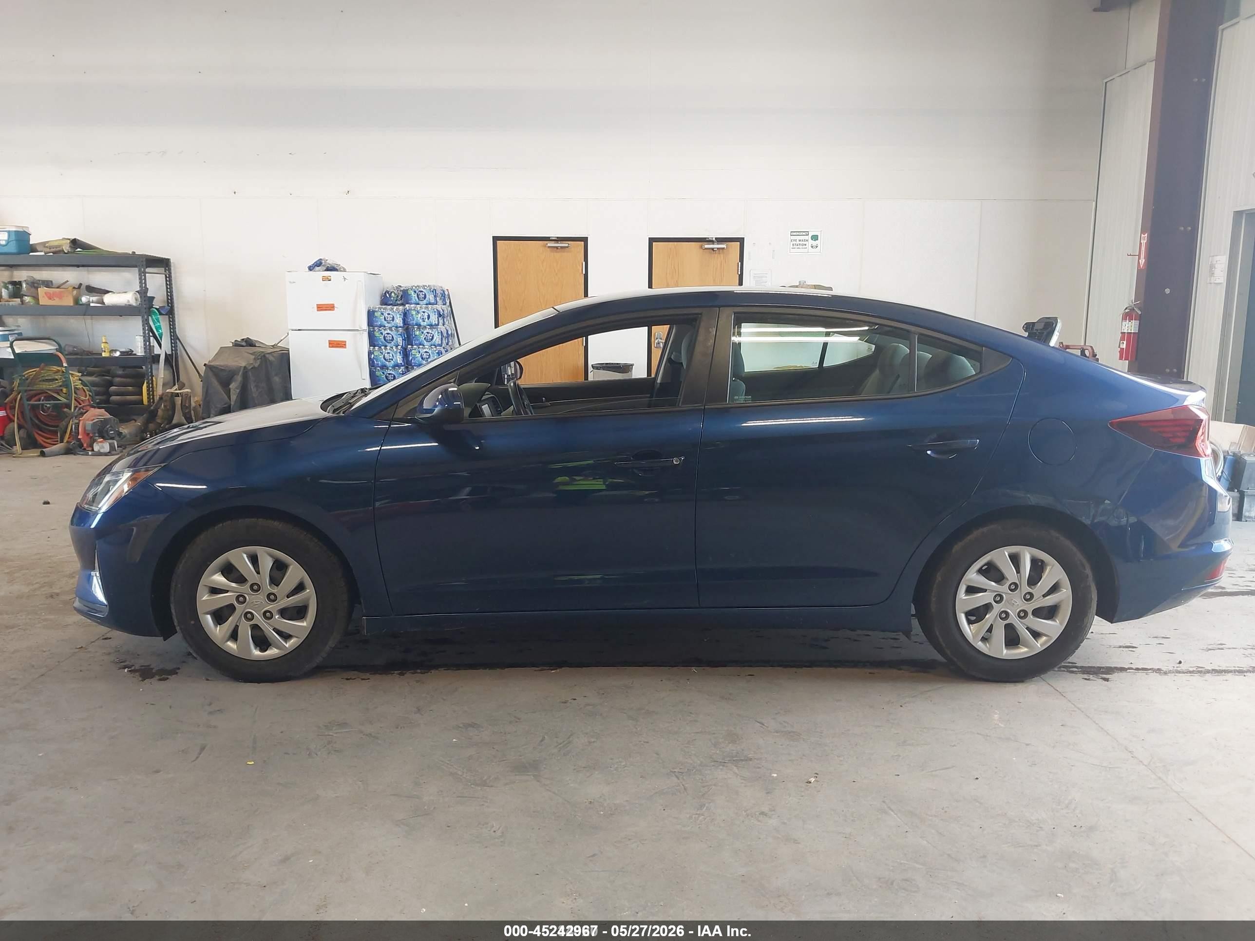 2020 Hyundai Elantra Se Blue vin: 5NPD74LF2LH610896