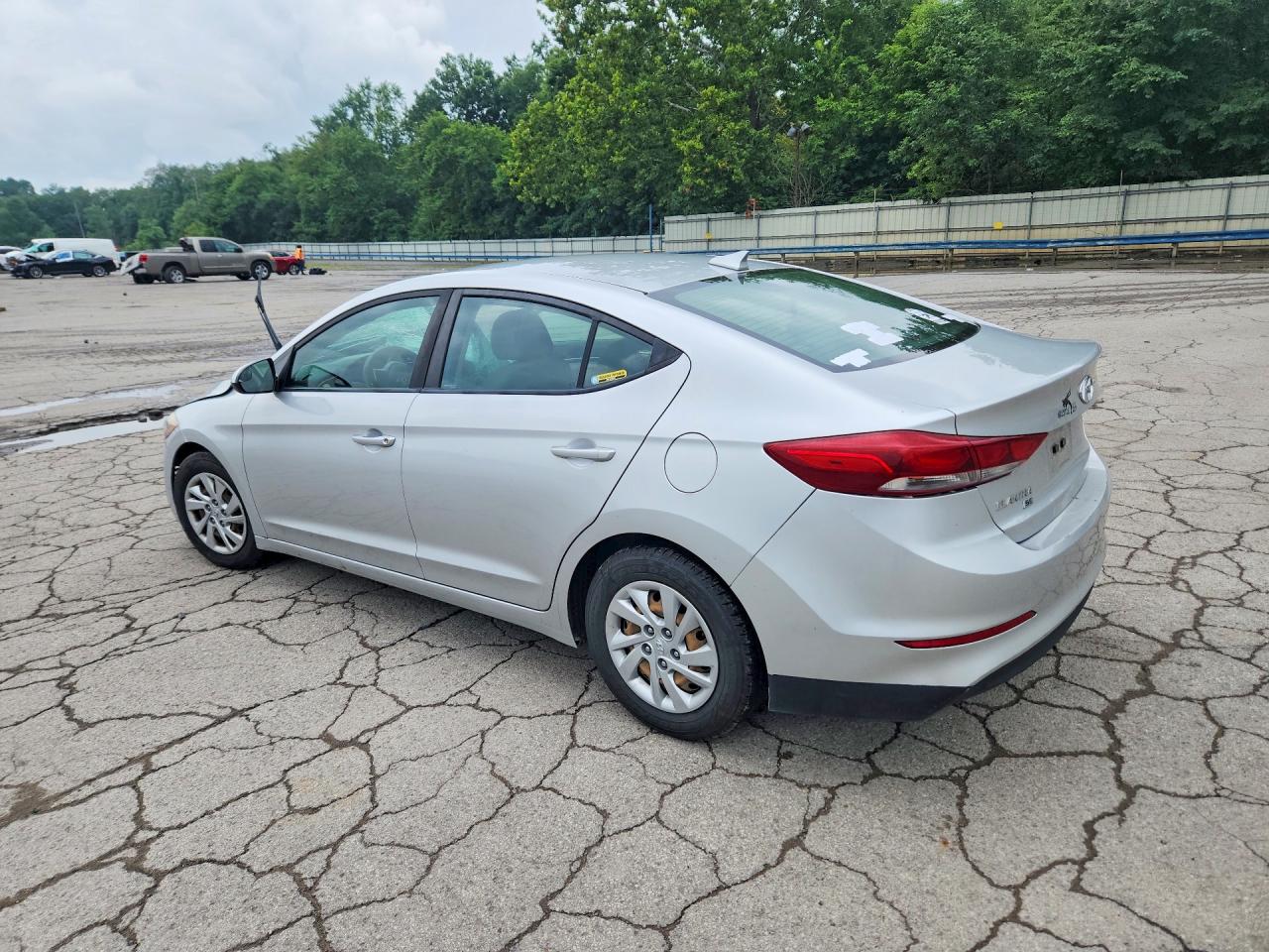 2017 Hyundai Elantra Se Silver vin: 5NPD74LF3HH172588