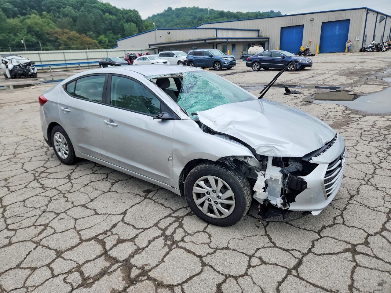 2017 Hyundai Elantra Se Silver vin: 5NPD74LF3HH172588