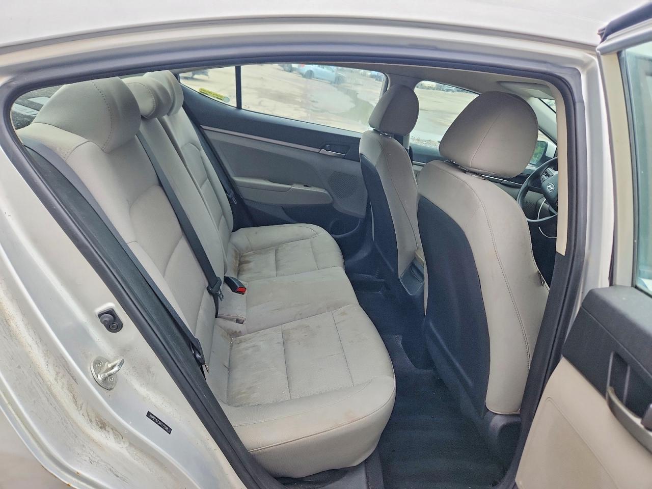 2017 Hyundai Elantra Se Silver vin: 5NPD74LF3HH172588