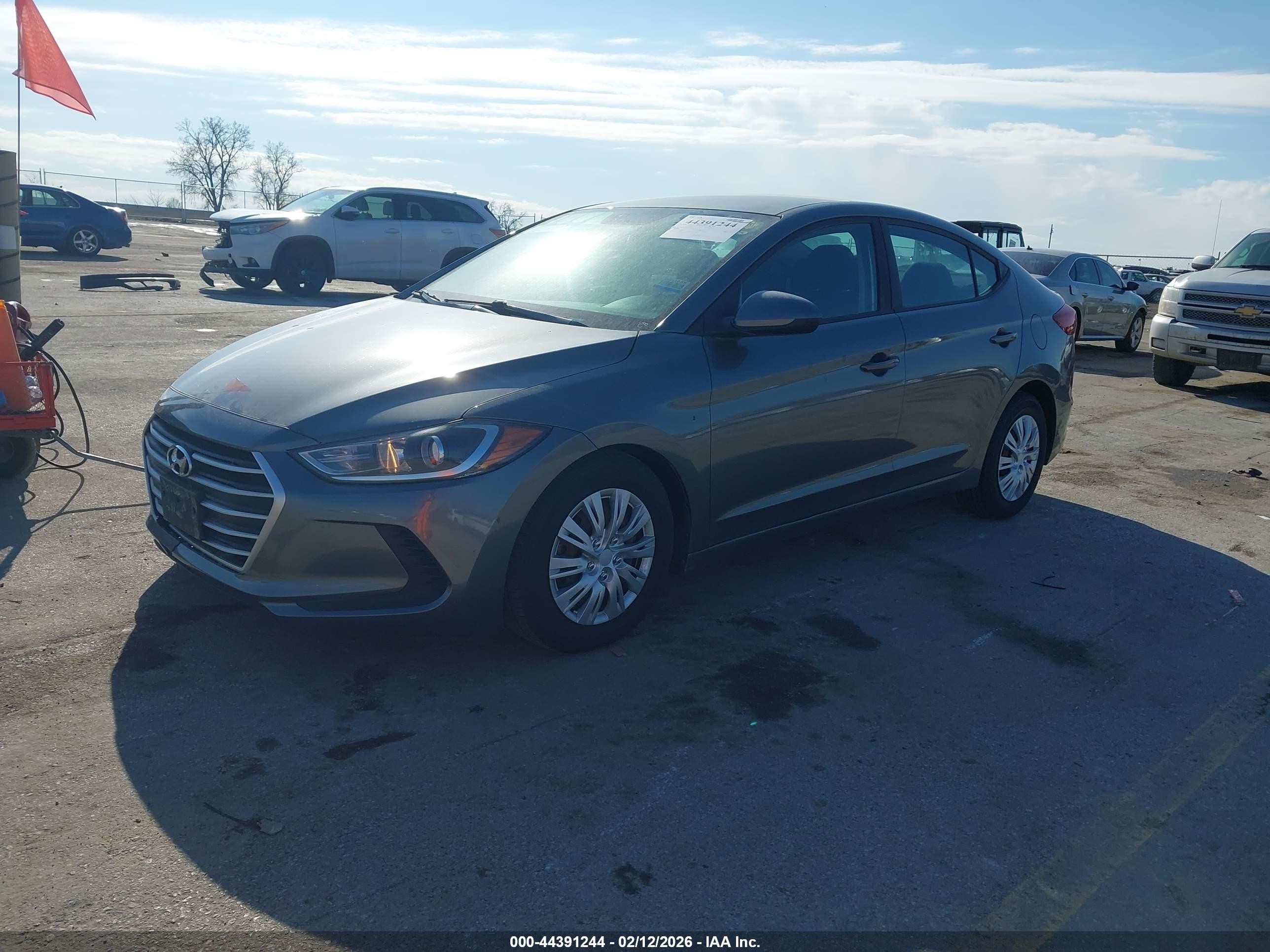 2018 Hyundai Elantra Se Gray vin: 5NPD74LF3JH281834