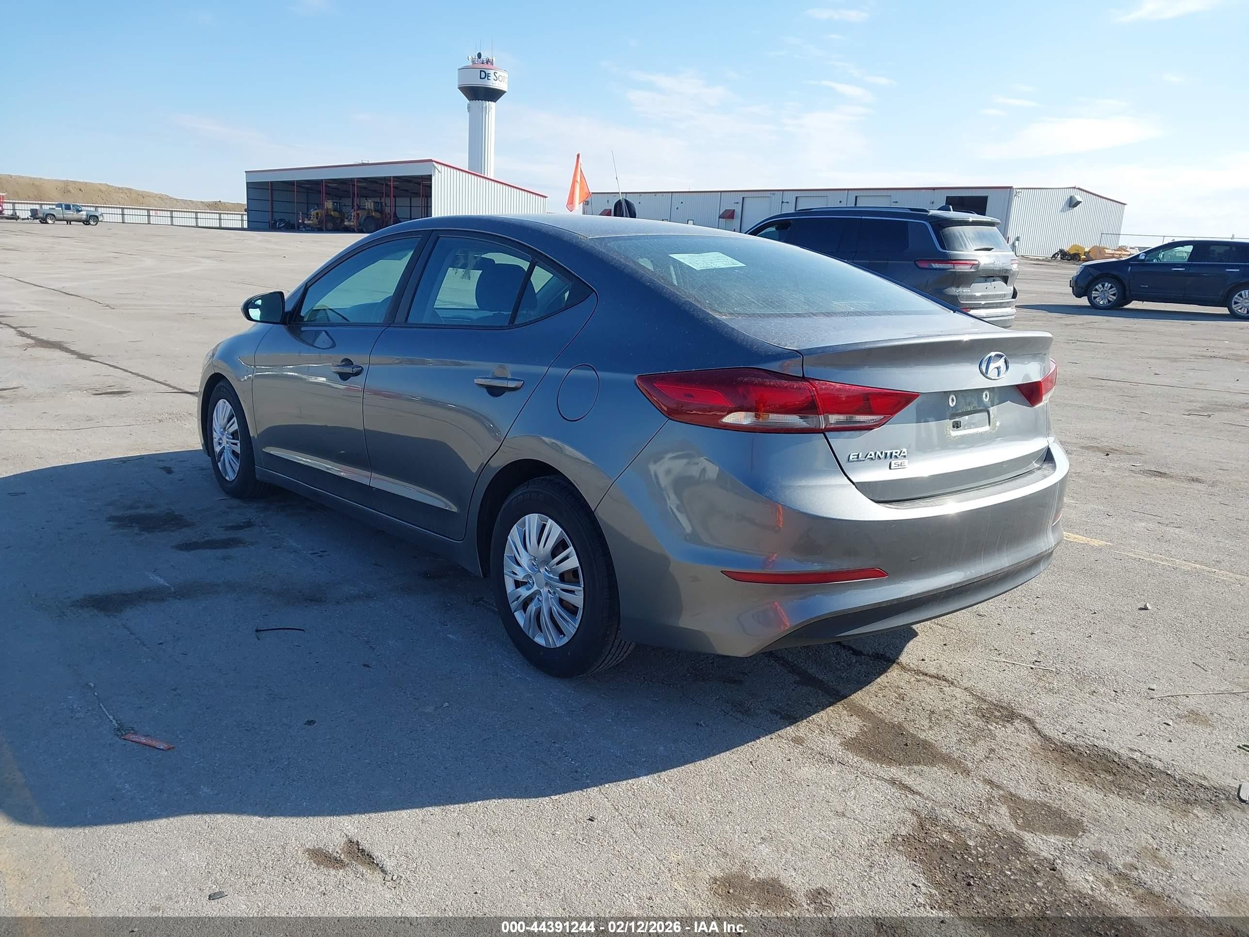 2018 Hyundai Elantra Se Gray vin: 5NPD74LF3JH281834
