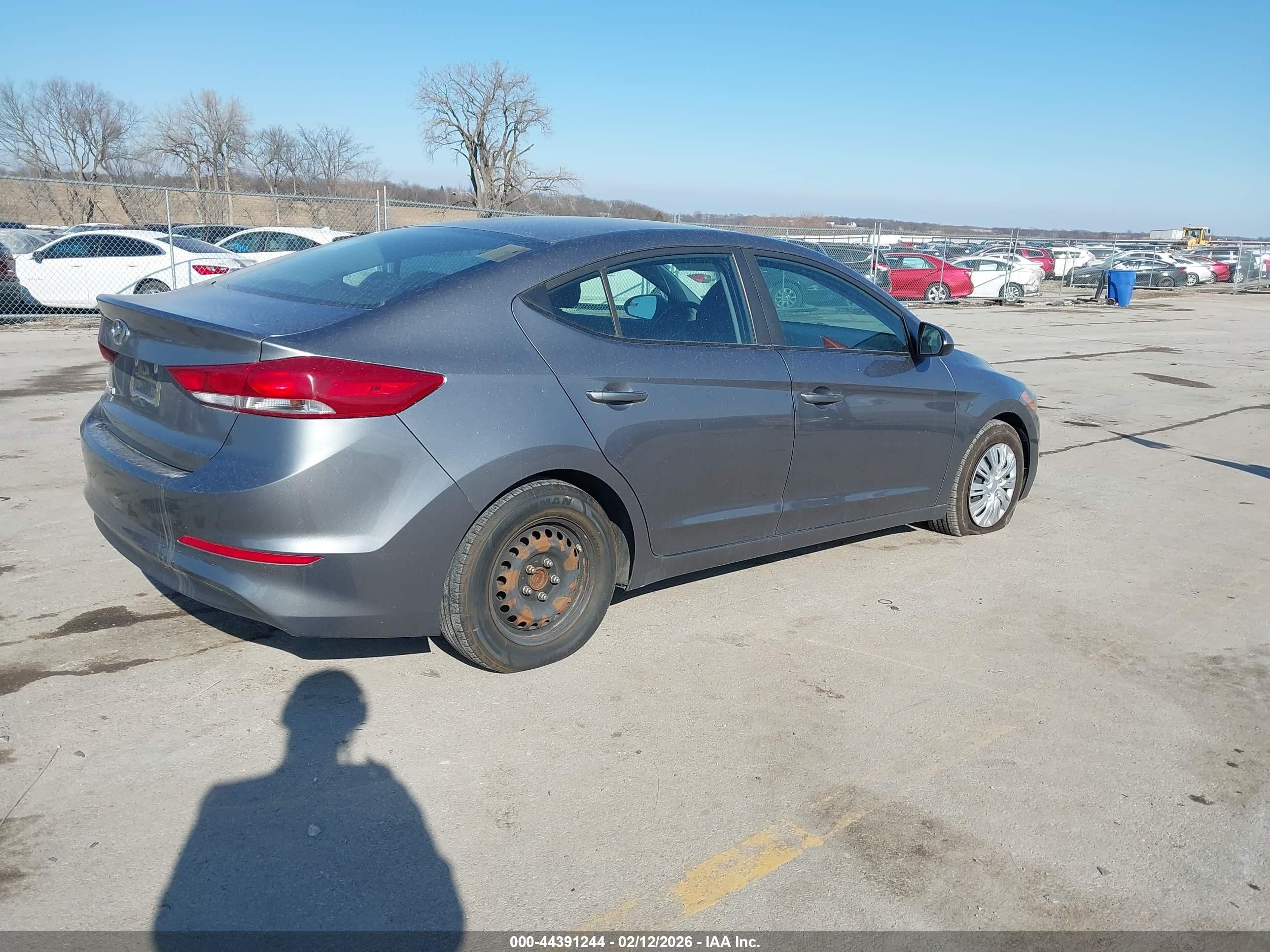2018 Hyundai Elantra Se Gray vin: 5NPD74LF3JH281834