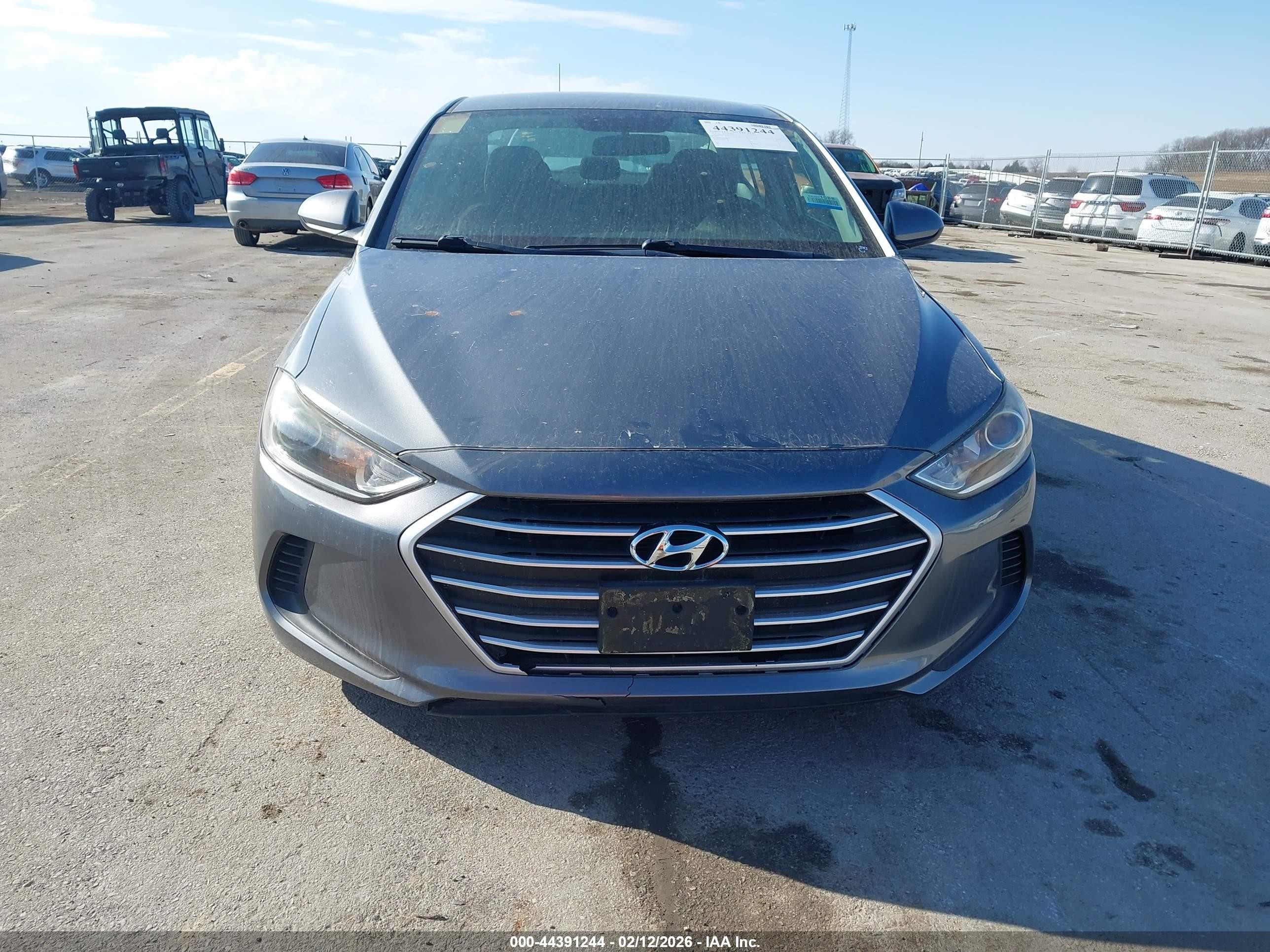 2018 Hyundai Elantra Se Gray vin: 5NPD74LF3JH281834