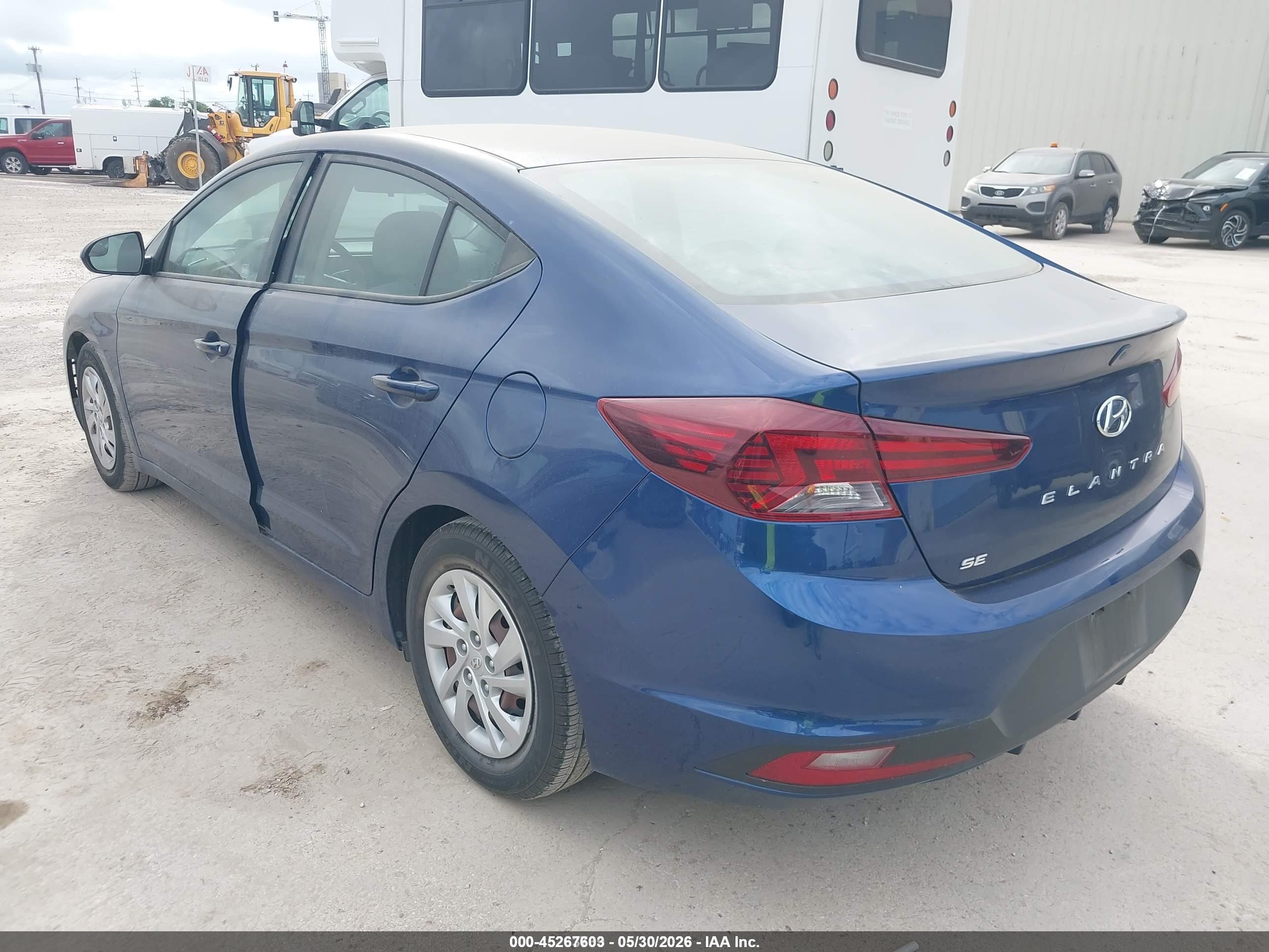 2020 Hyundai Elantra Se Blue vin: 5NPD74LF3LH609790