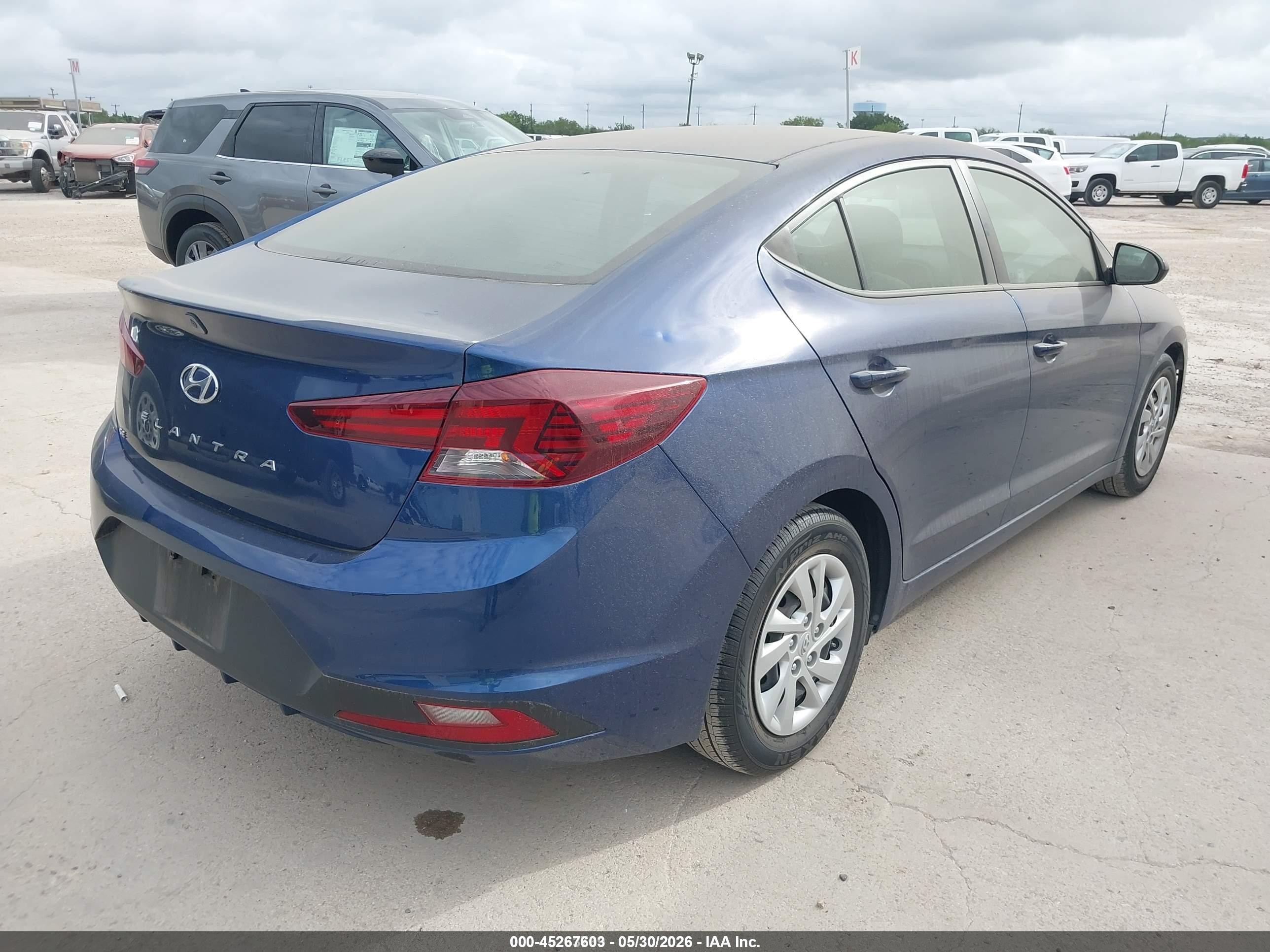 2020 Hyundai Elantra Se Blue vin: 5NPD74LF3LH609790