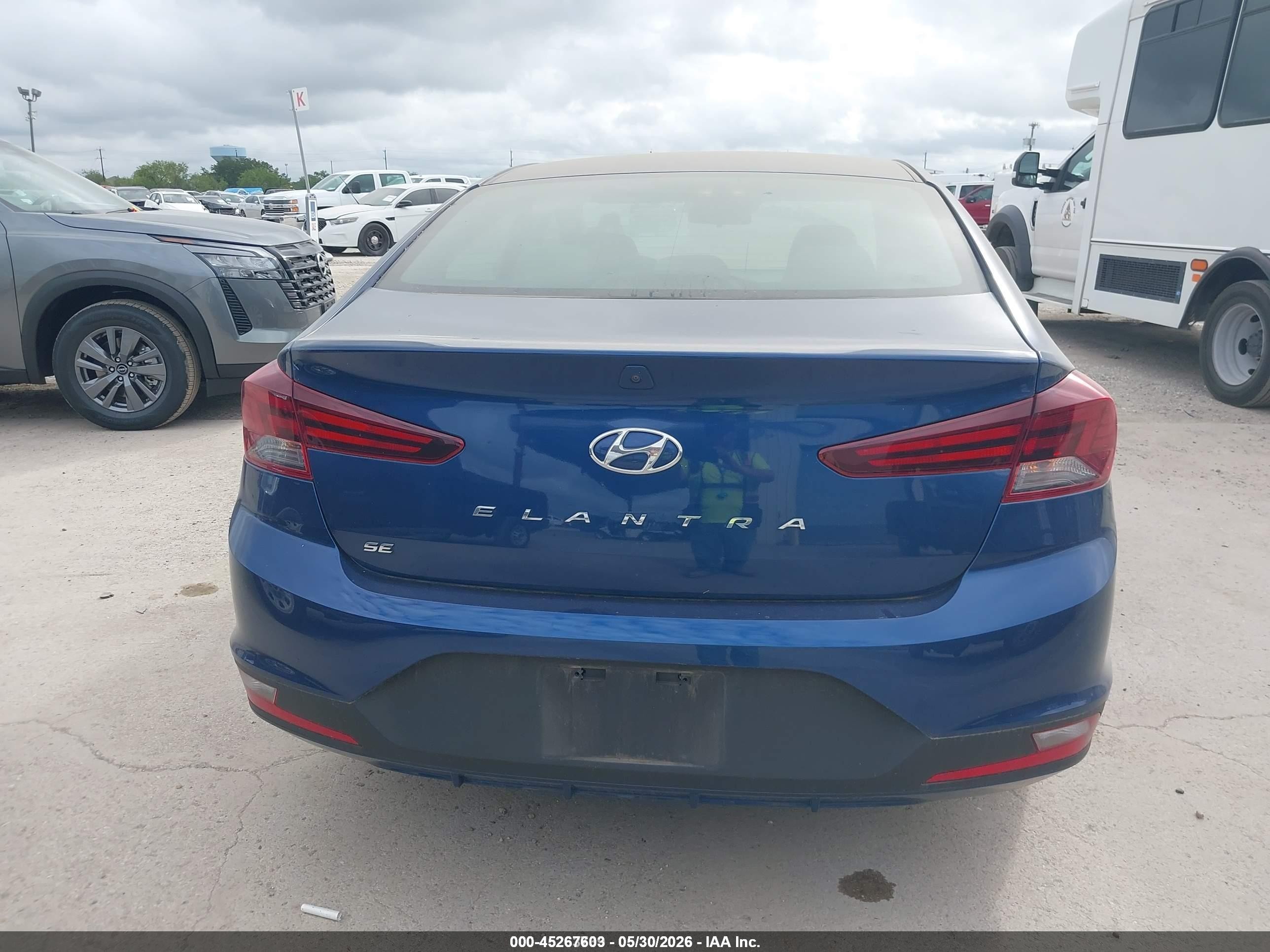 2020 Hyundai Elantra Se Blue vin: 5NPD74LF3LH609790