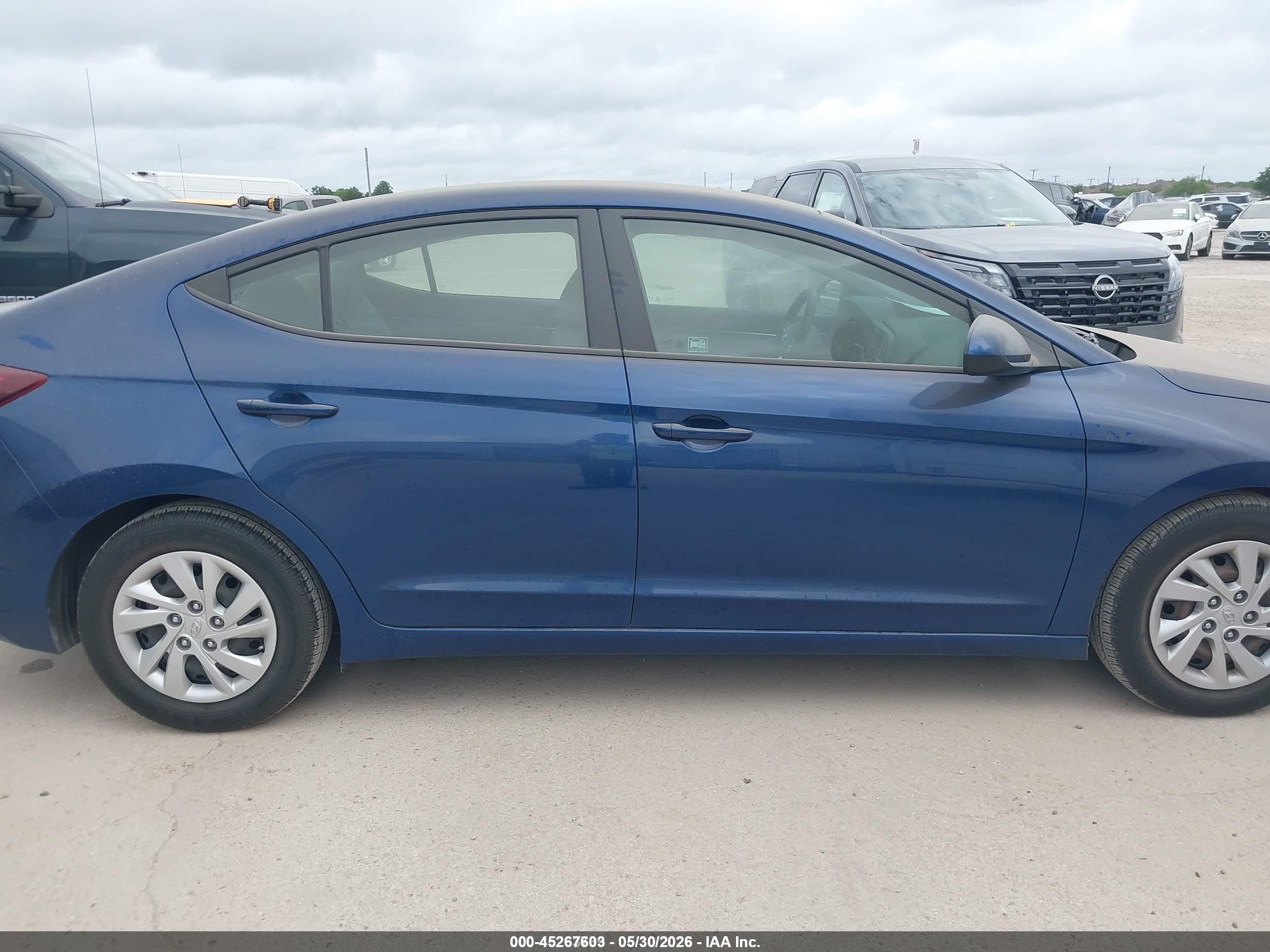 2020 Hyundai Elantra Se Blue vin: 5NPD74LF3LH609790