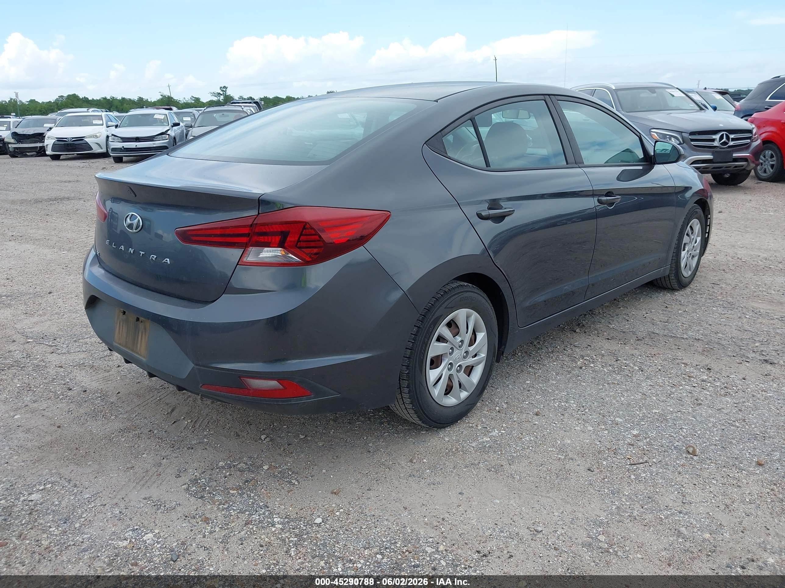 2020 Hyundai Elantra Se Gray vin: 5NPD74LF3LH614813