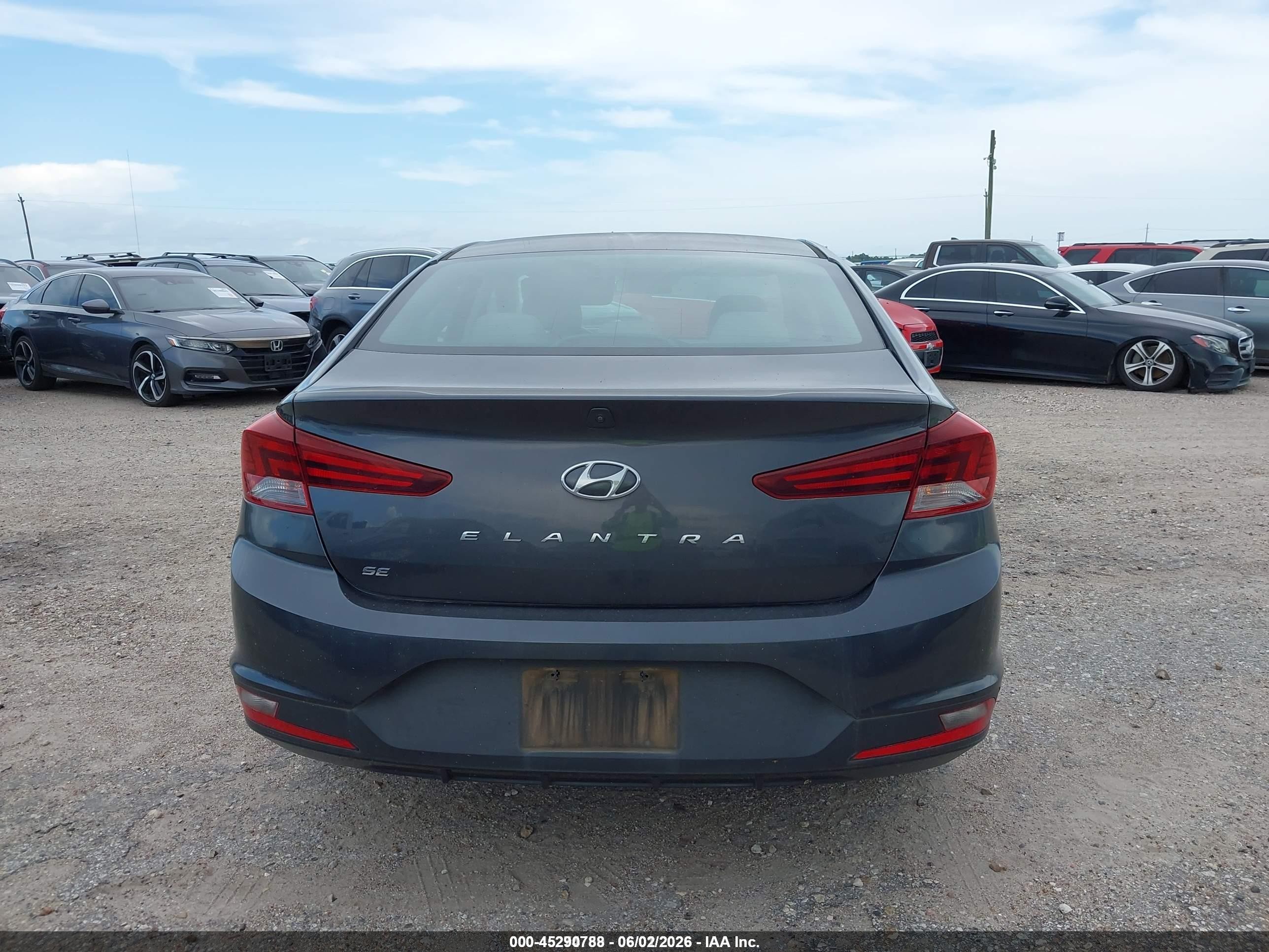 2020 Hyundai Elantra Se Gray vin: 5NPD74LF3LH614813