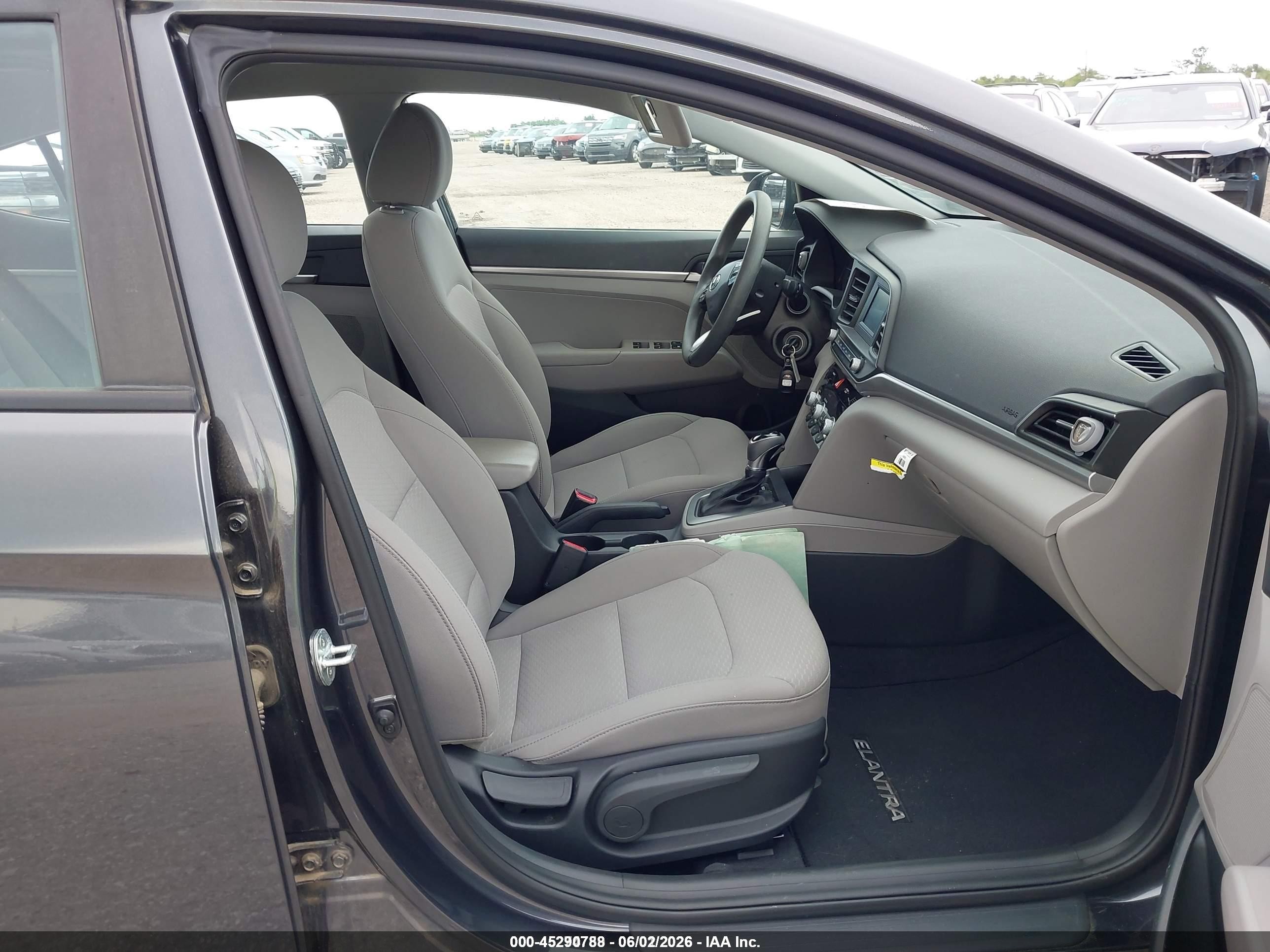 2020 Hyundai Elantra Se Gray vin: 5NPD74LF3LH614813