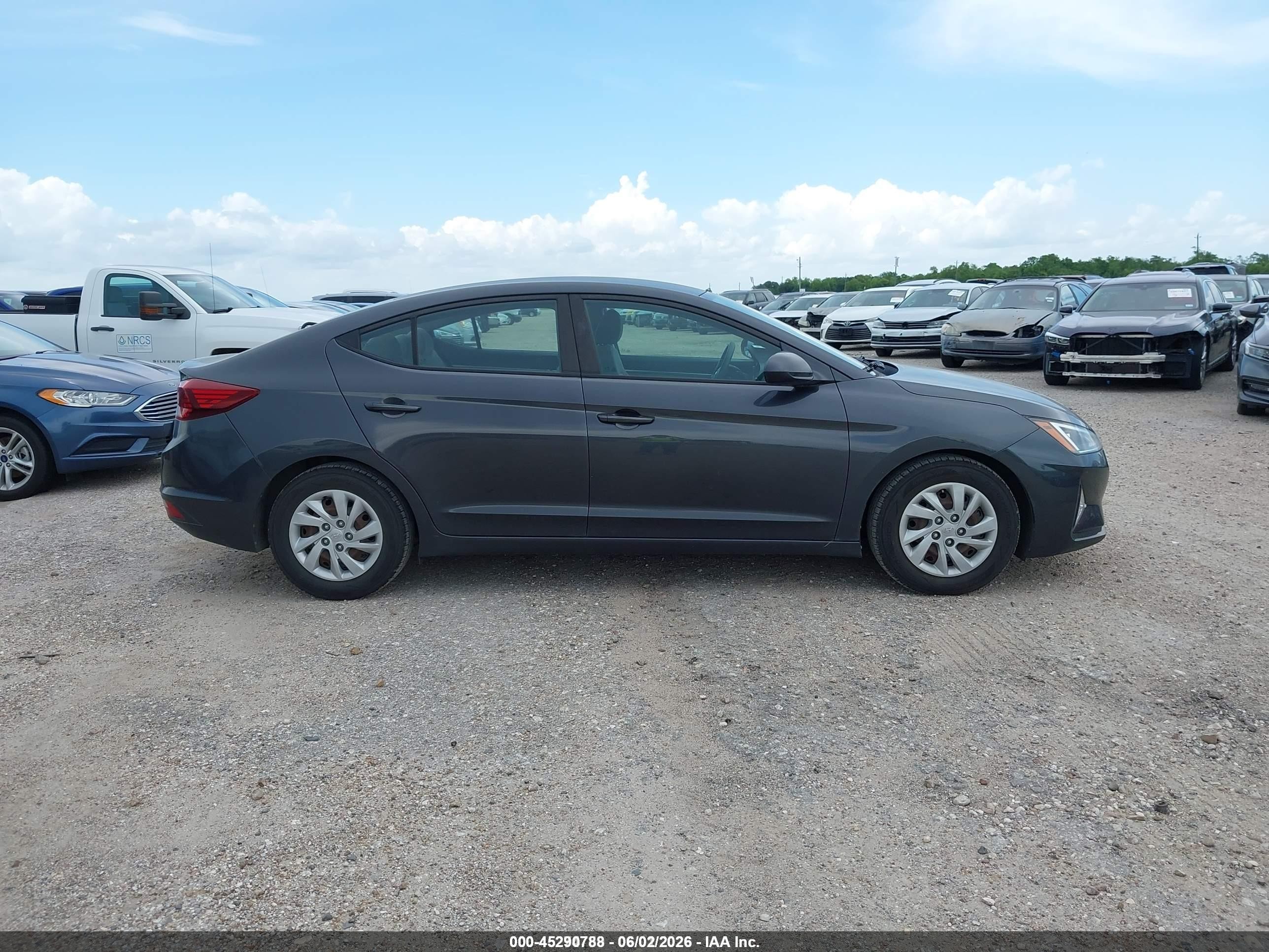 2020 Hyundai Elantra Se Gray vin: 5NPD74LF3LH614813