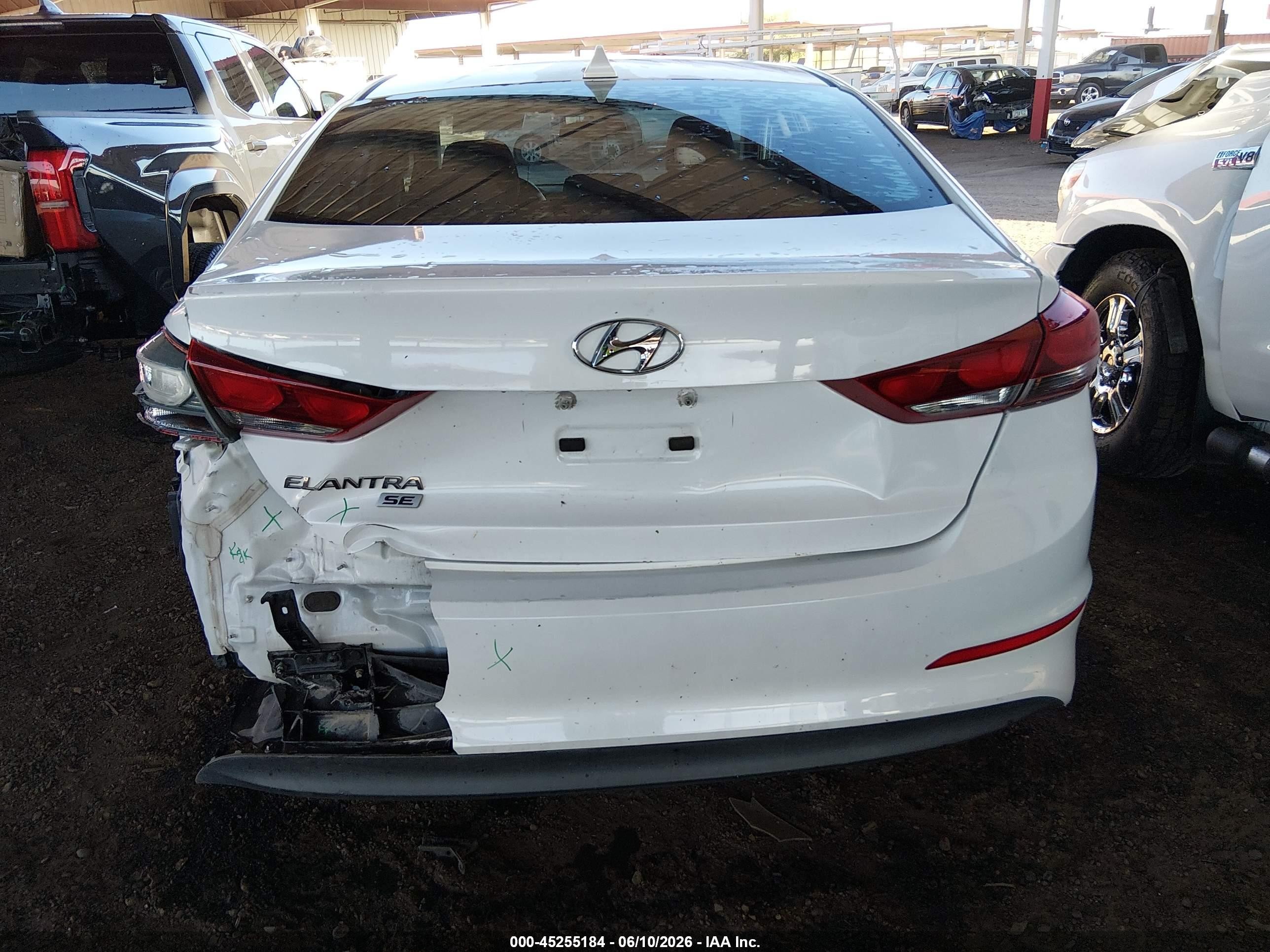 2017 Hyundai Elantra Se Белый vin: 5NPD74LF4HH113873