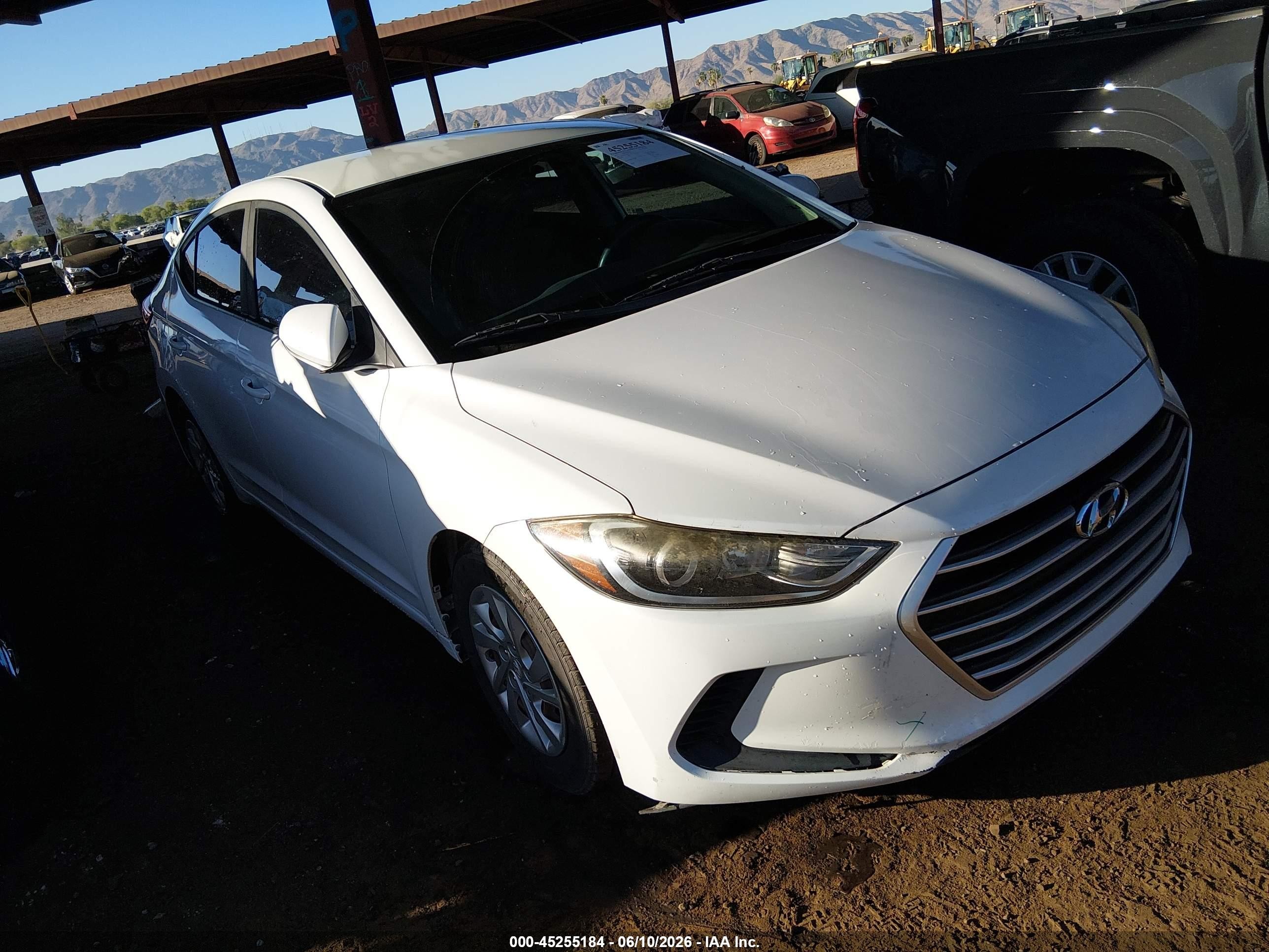 2017 Hyundai Elantra Se Белый vin: 5NPD74LF4HH113873