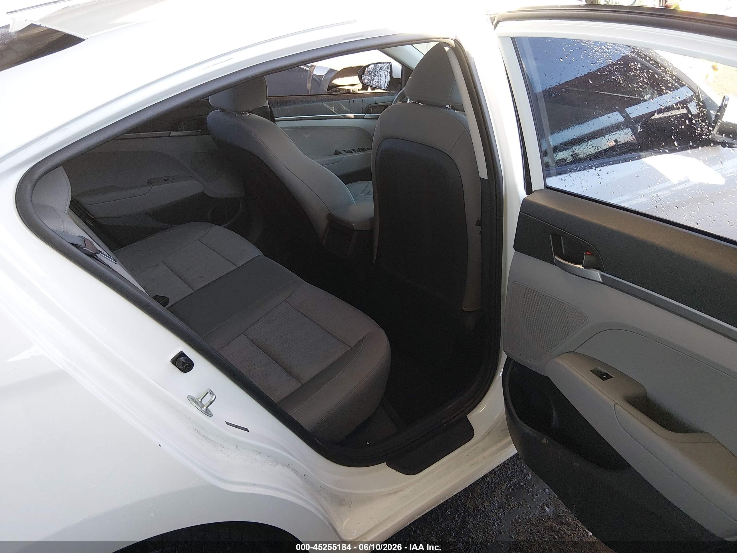 2017 Hyundai Elantra Se Белый vin: 5NPD74LF4HH113873