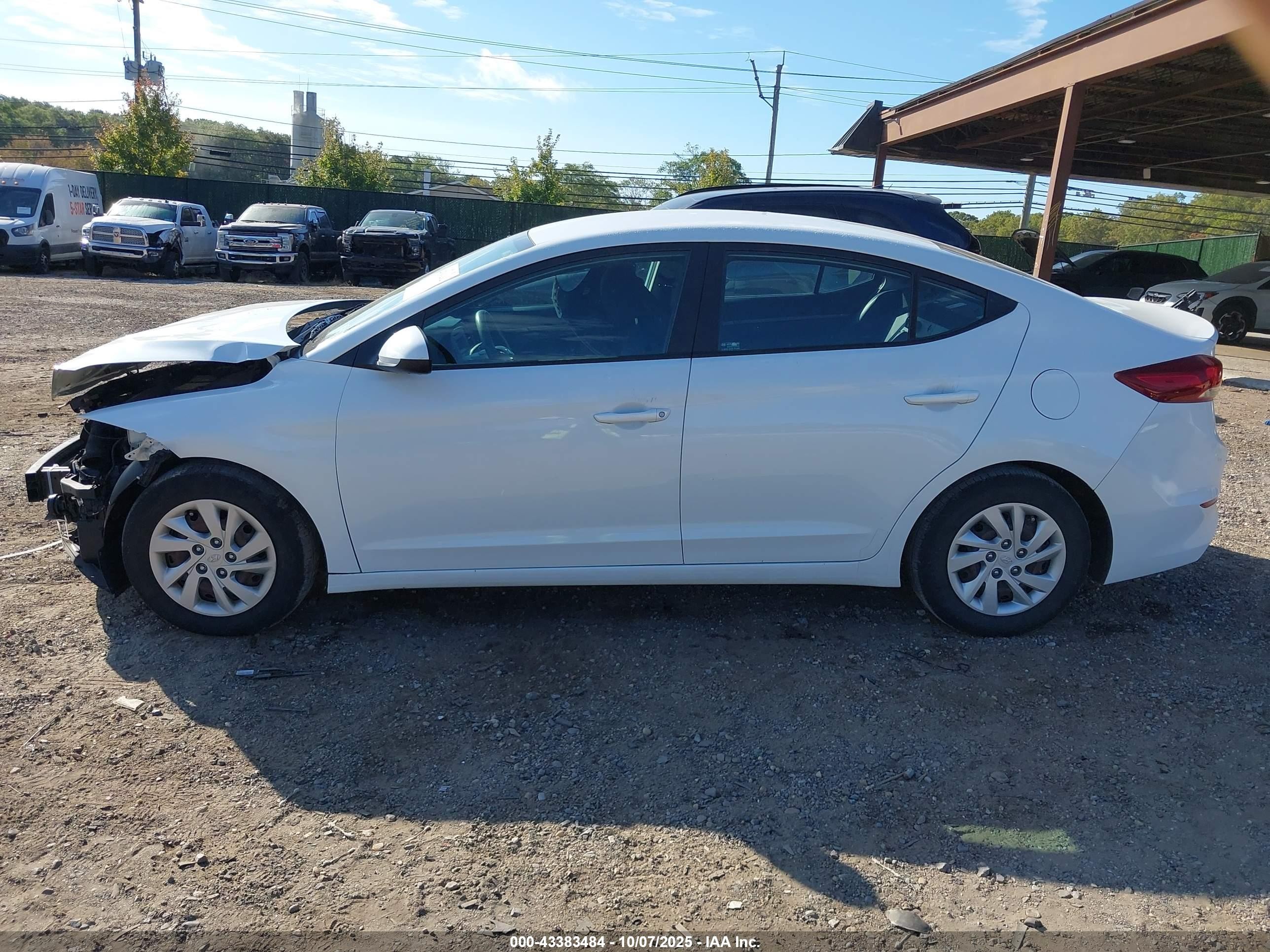 2018 Hyundai Elantra Se White vin: 5NPD74LF4JH290784