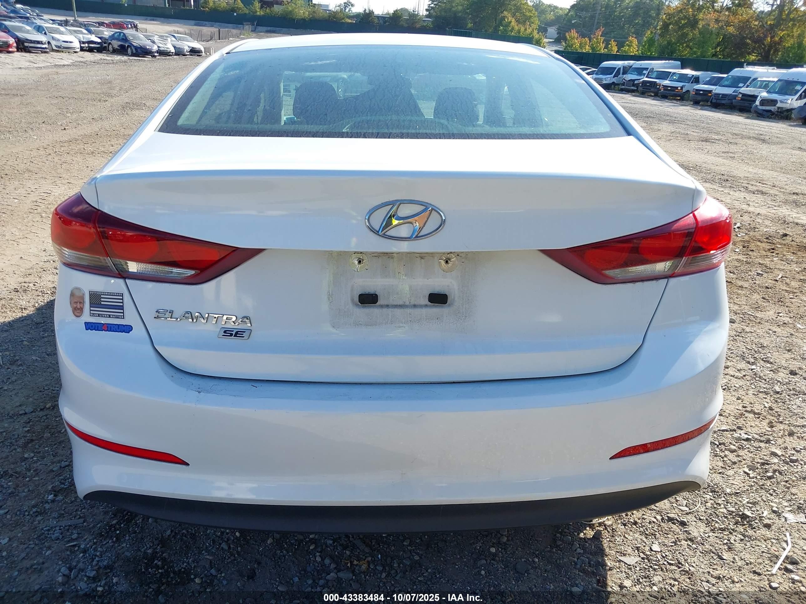 2018 Hyundai Elantra Se White vin: 5NPD74LF4JH290784